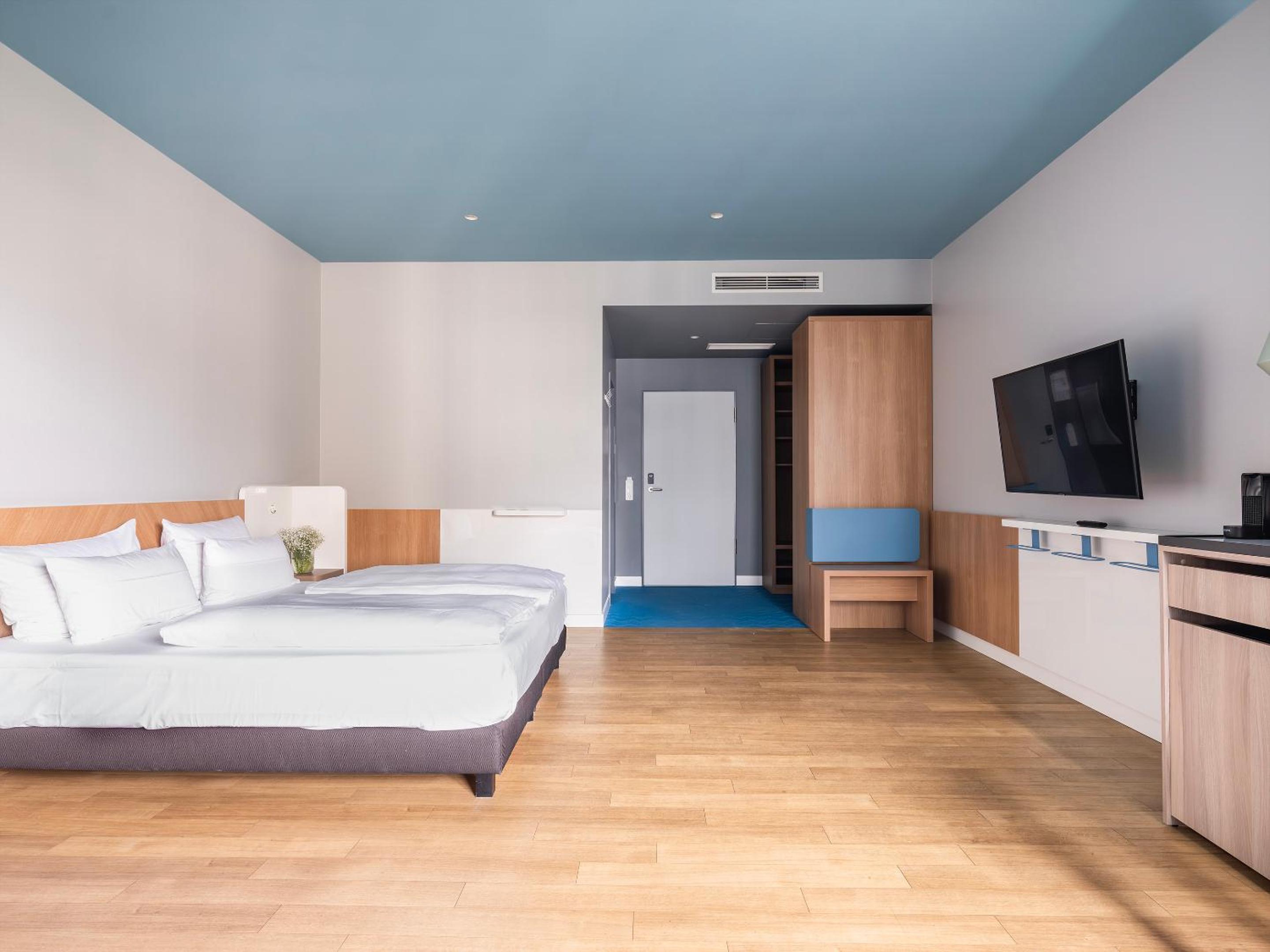 Extra Large Room with Balcony photo 2