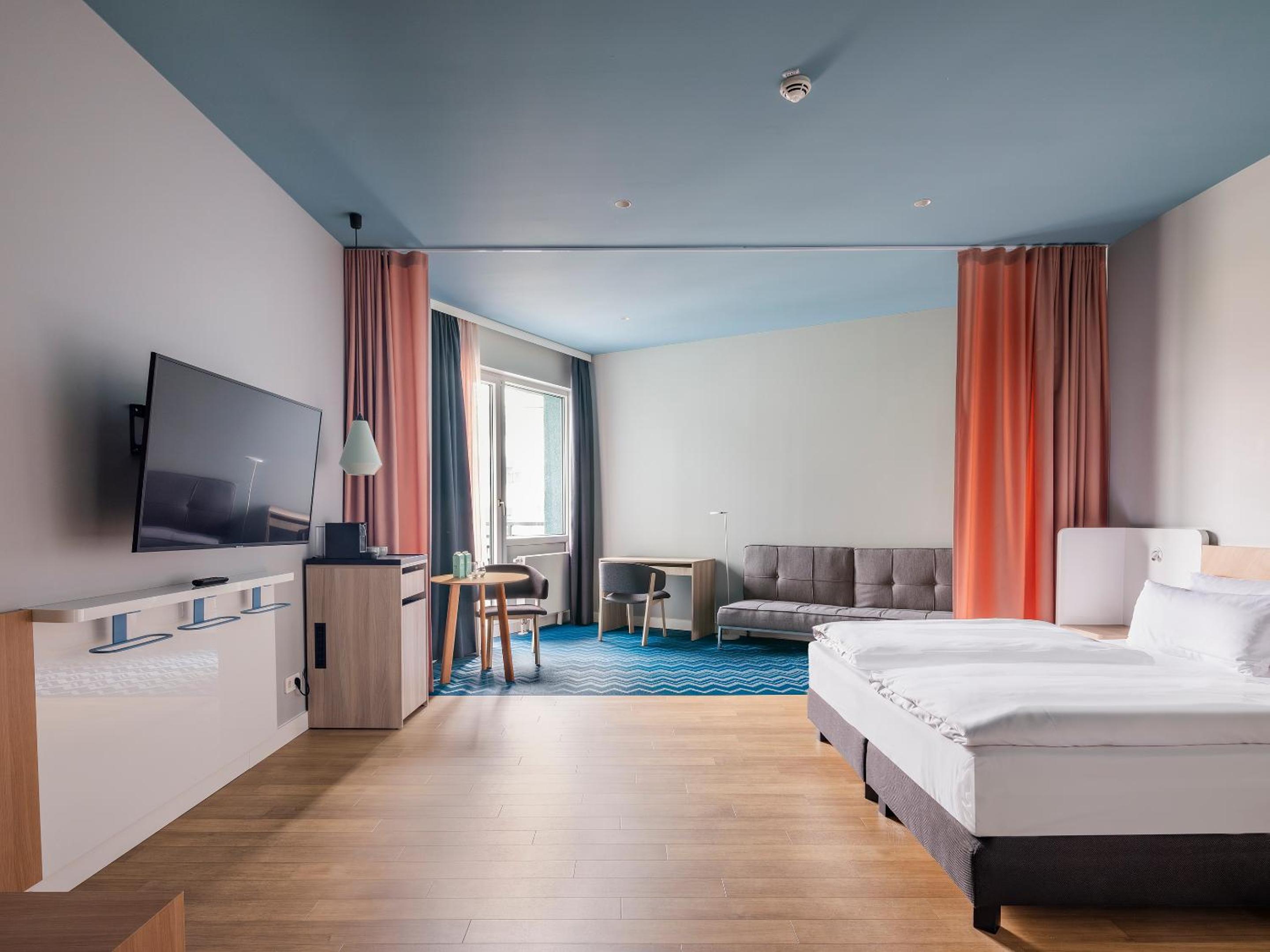 Extra Large Room with Balcony photo 1