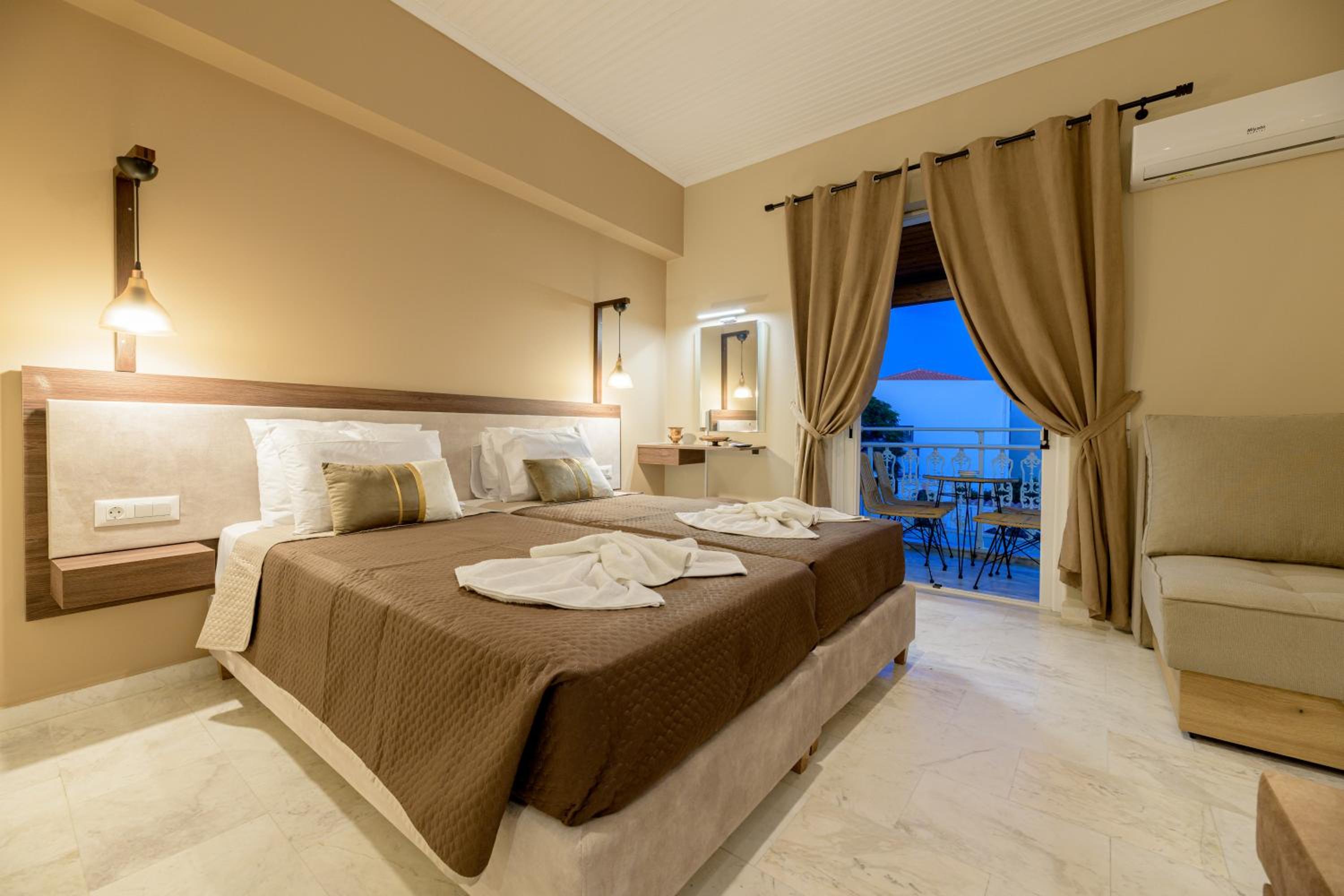 Deluxe Double Or Twin Room With Balcony