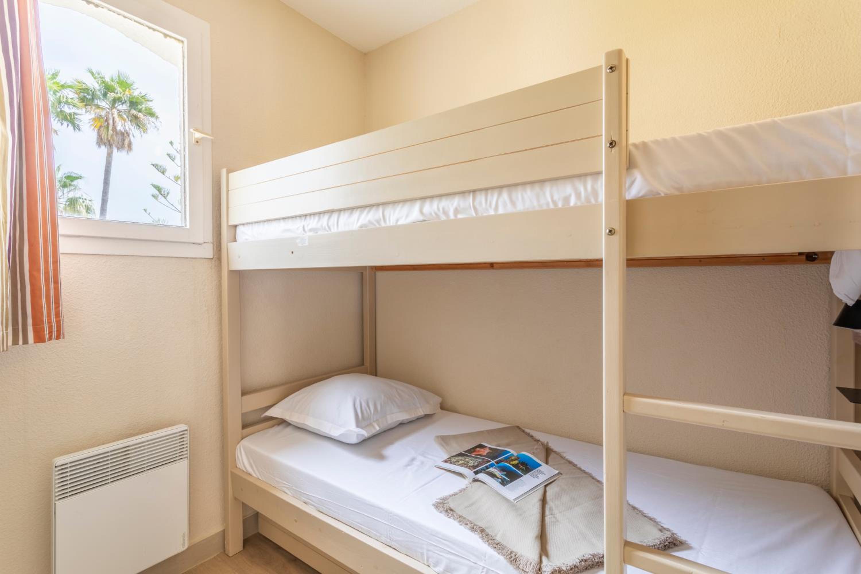 One-Bedroom Apartment with Air conditioning and Sleeping Alcove and Terrasse or Balcony (6 people) - Photo 5