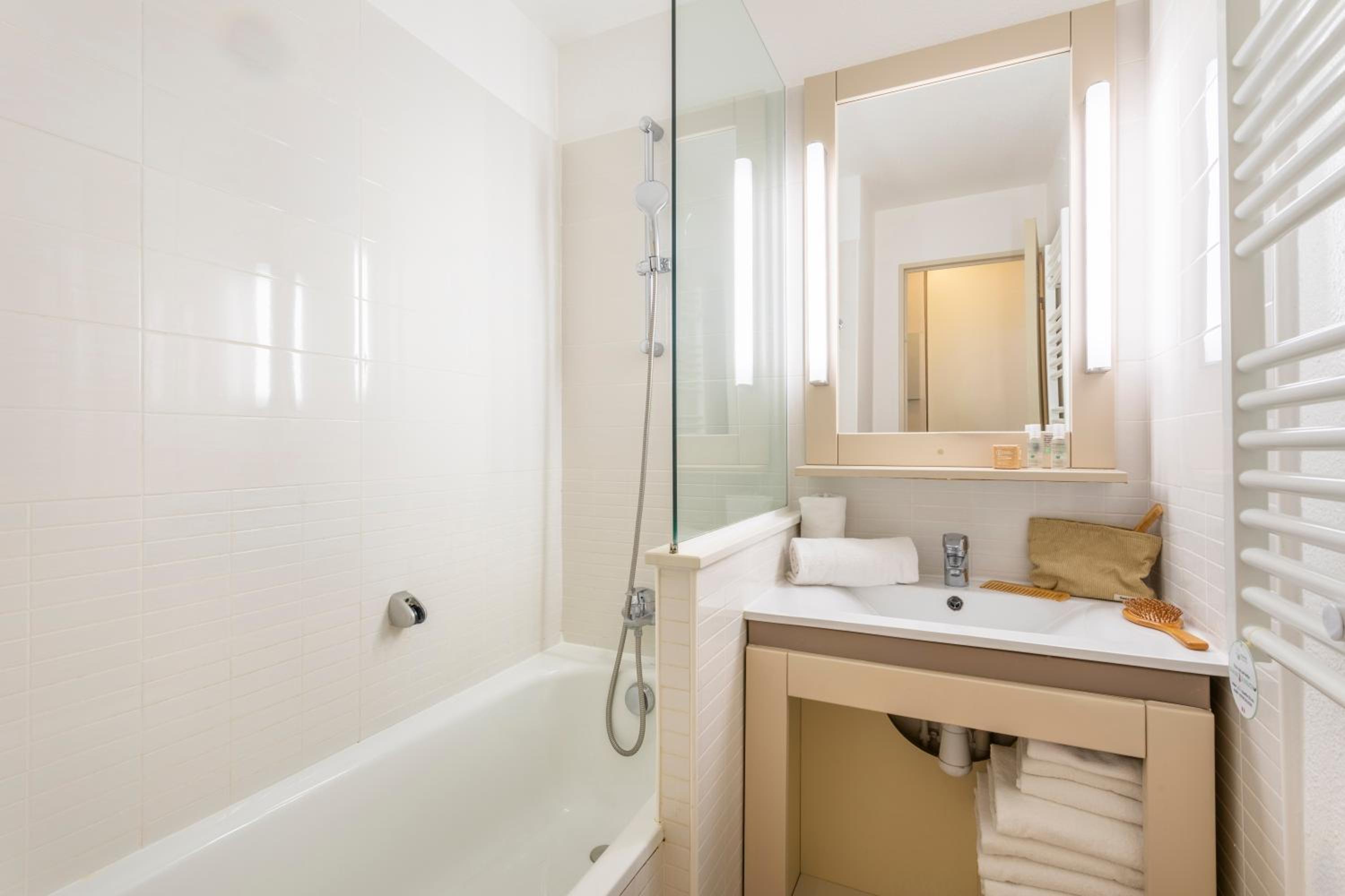 One-Bedroom Apartment with Air conditioning and Sleeping Alcove and Terrasse or Balcony (6 people) - Photo 3