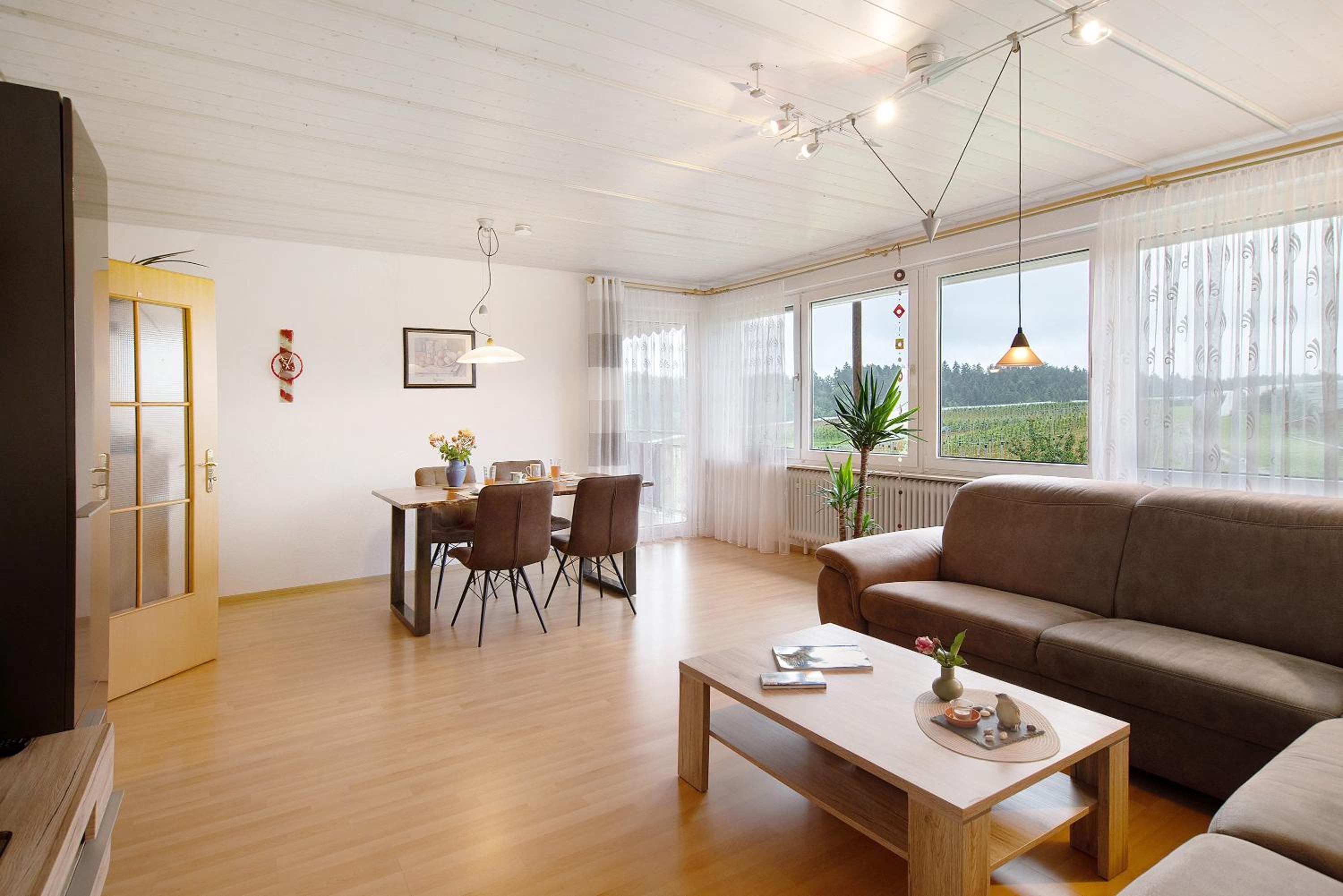 Two-Bedroom Deluxe Apartment with Garden View photo 1