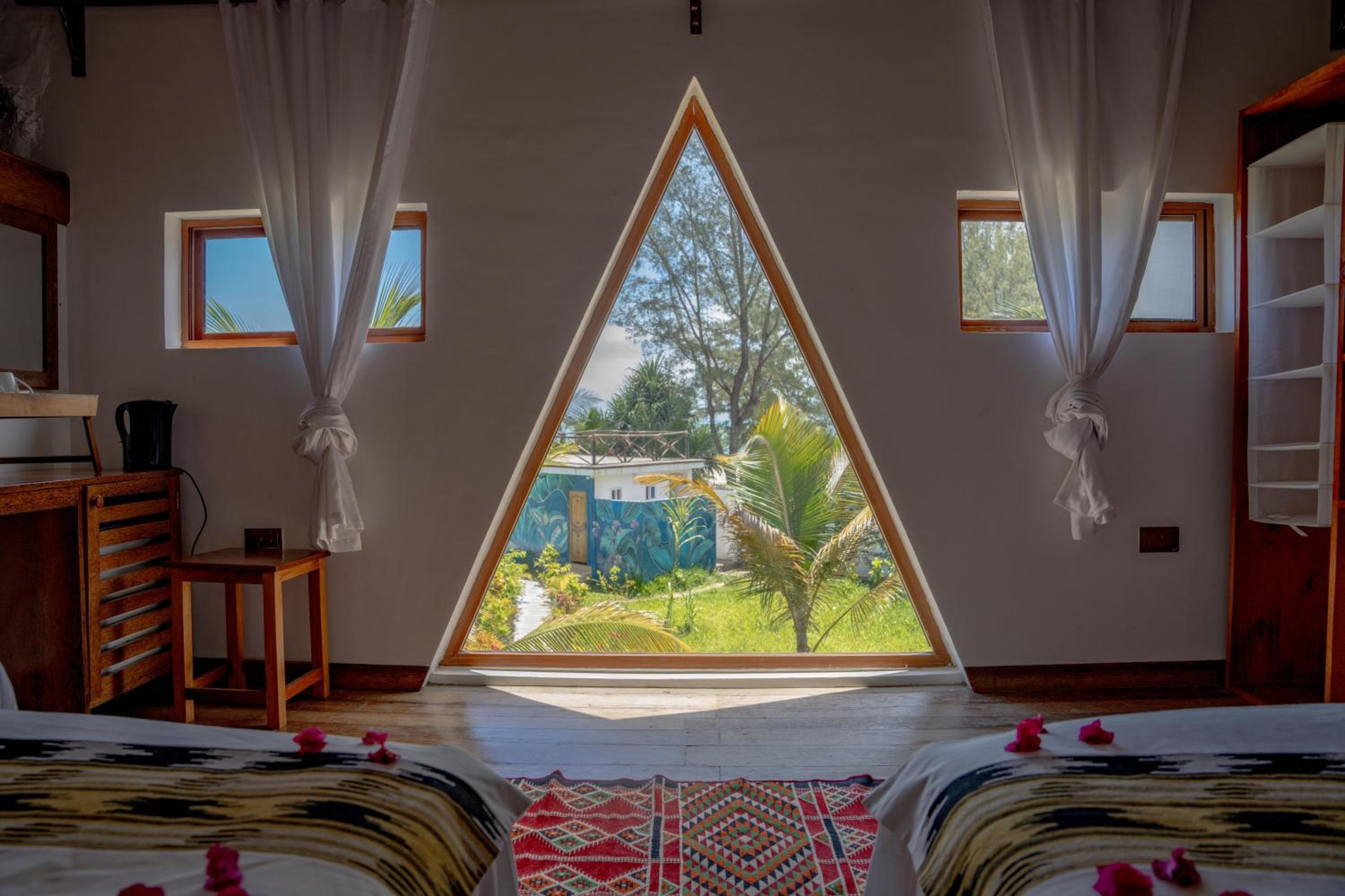 Garden View Deluxe Room photo 3