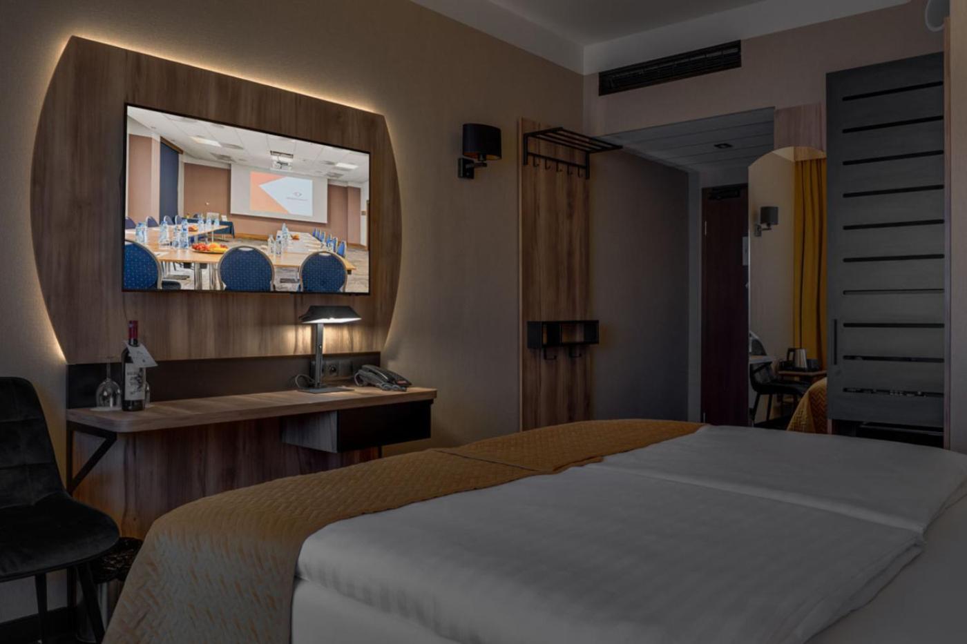 Business Double Room - Photo 2