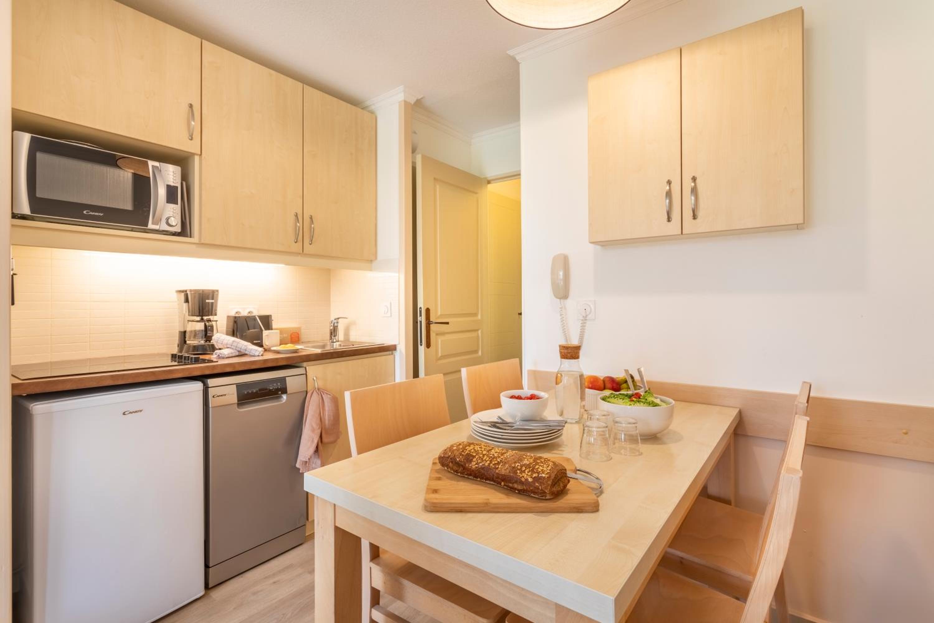 One-Bedroom Apartment with Air conditioning and Terrasse or Balcony (4 people) - Photo 5