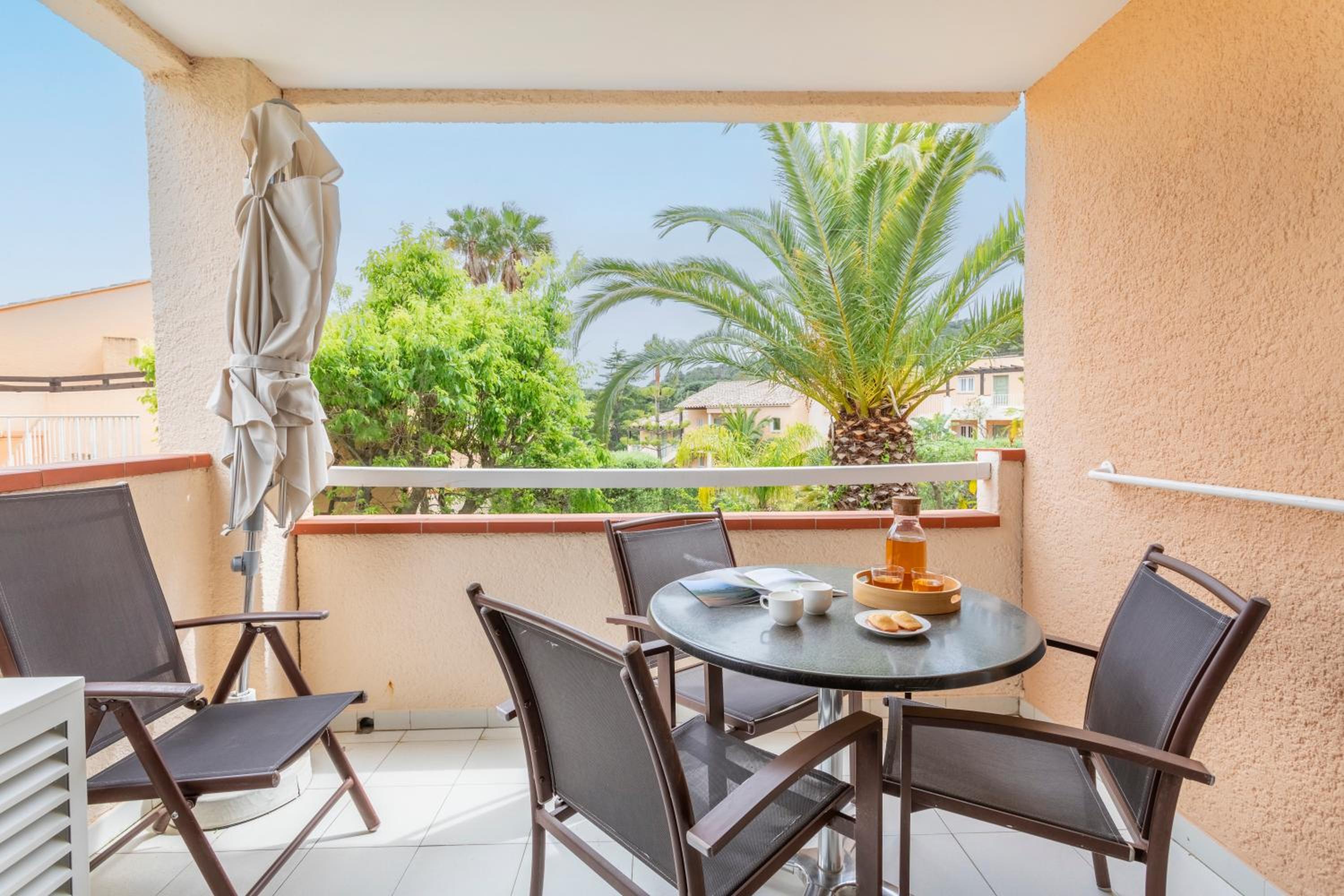One-Bedroom Apartment with Air conditioning and Terrasse or Balcony (4 people) - Photo 2