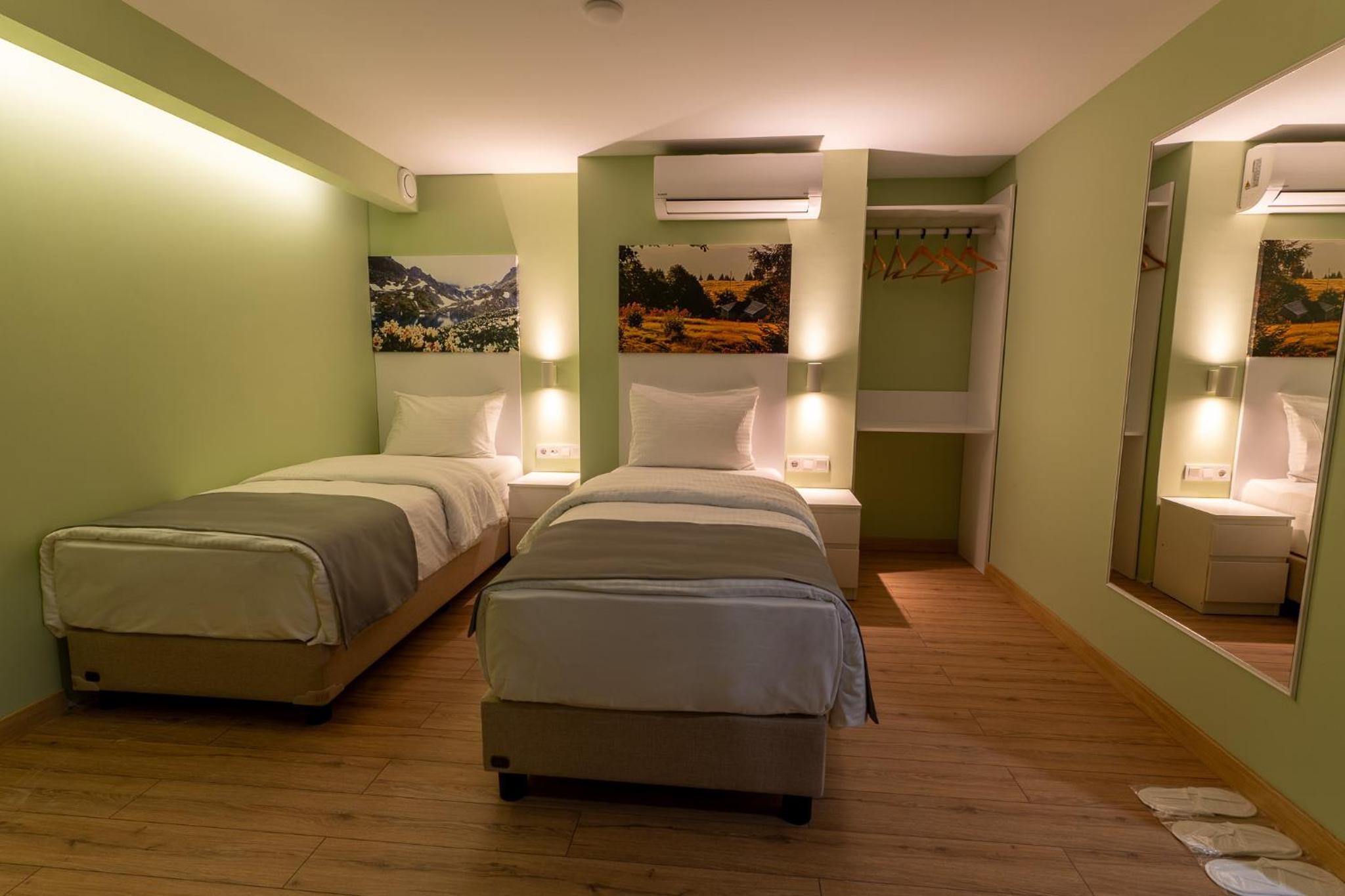 Quadruple Room - Photo 2