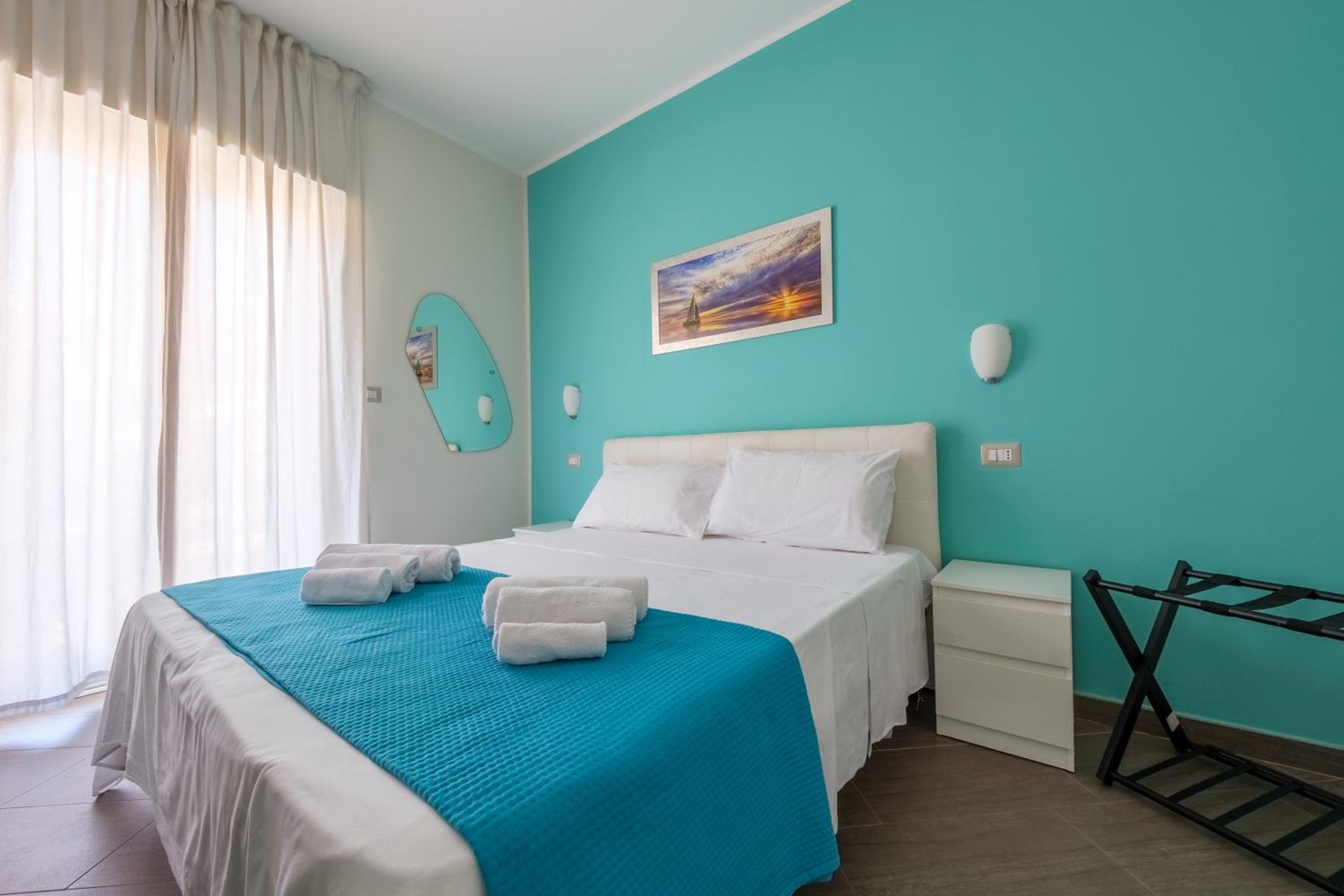Standard Queen Room
