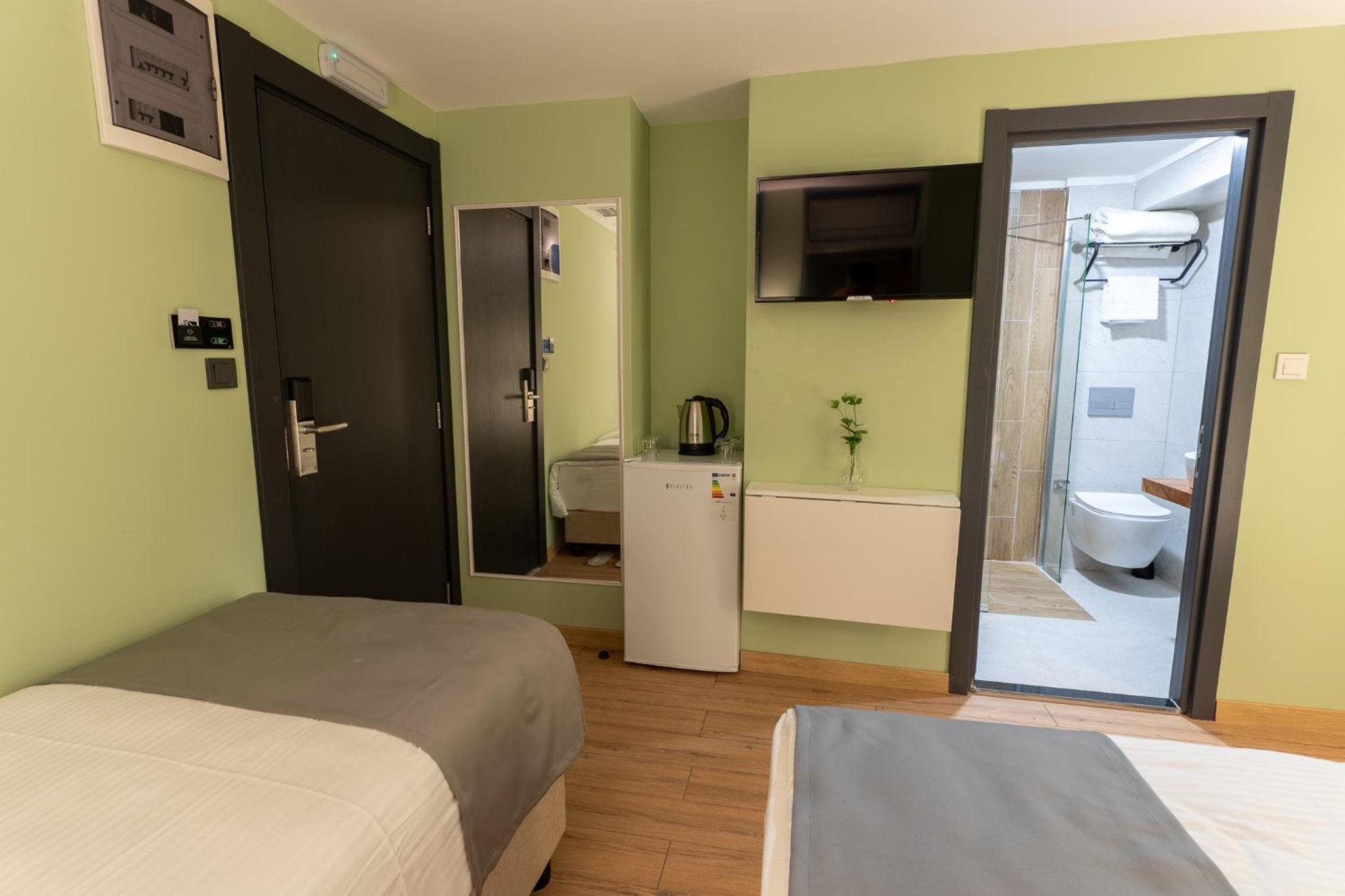Double Room - Photo 2