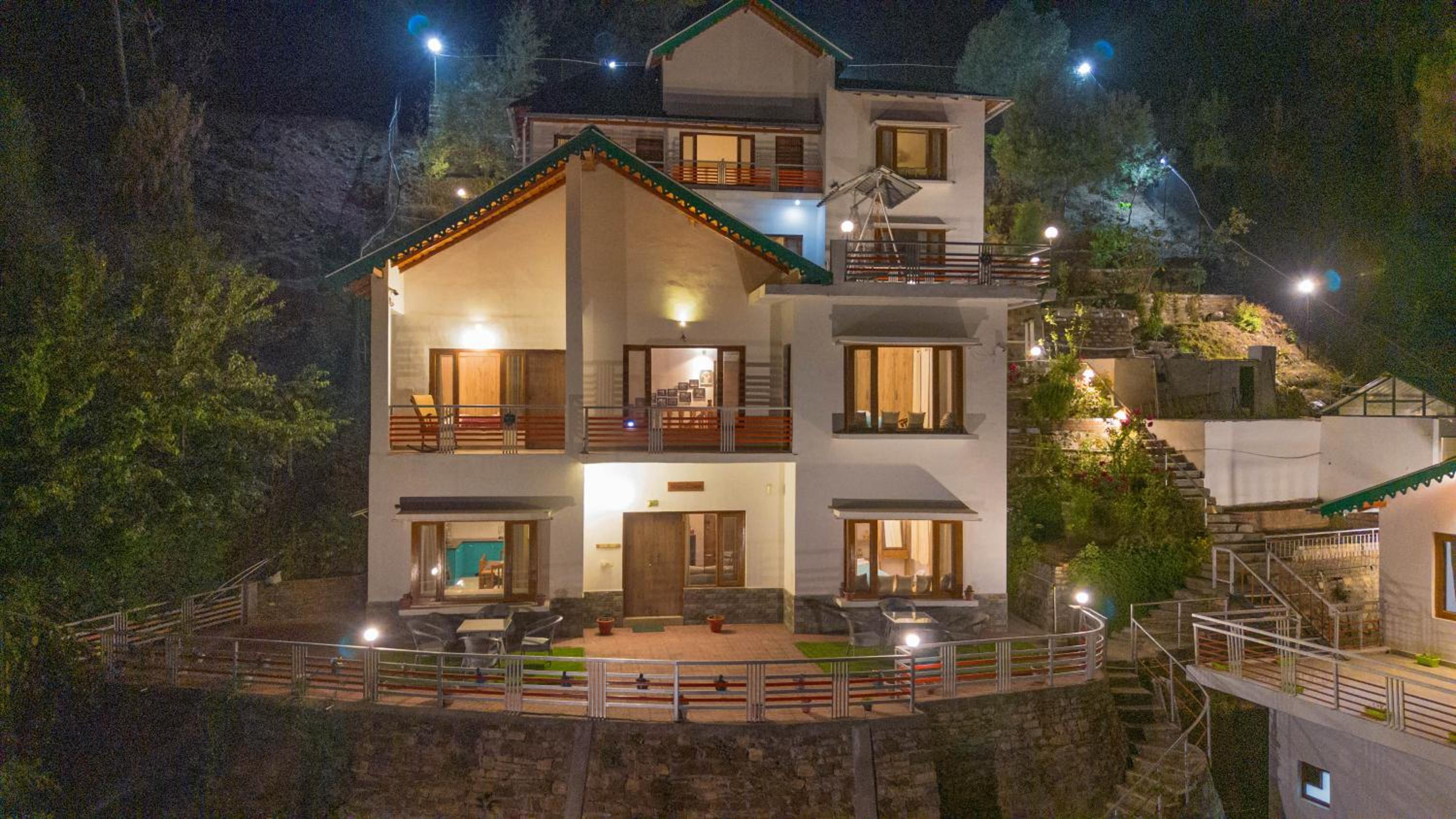 Three-Bedroom Chalet photo 2