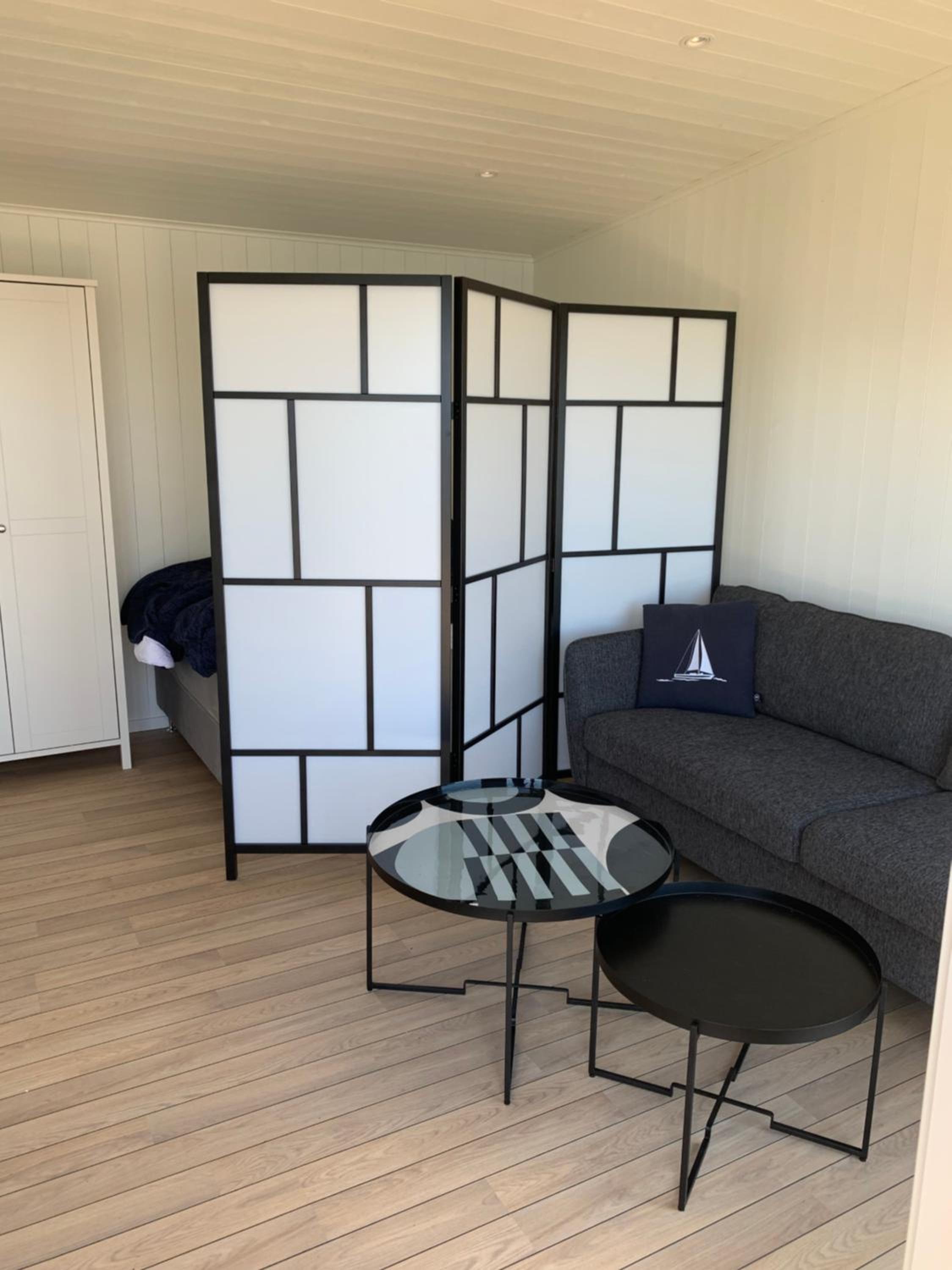 One-Bedroom House photo 1
