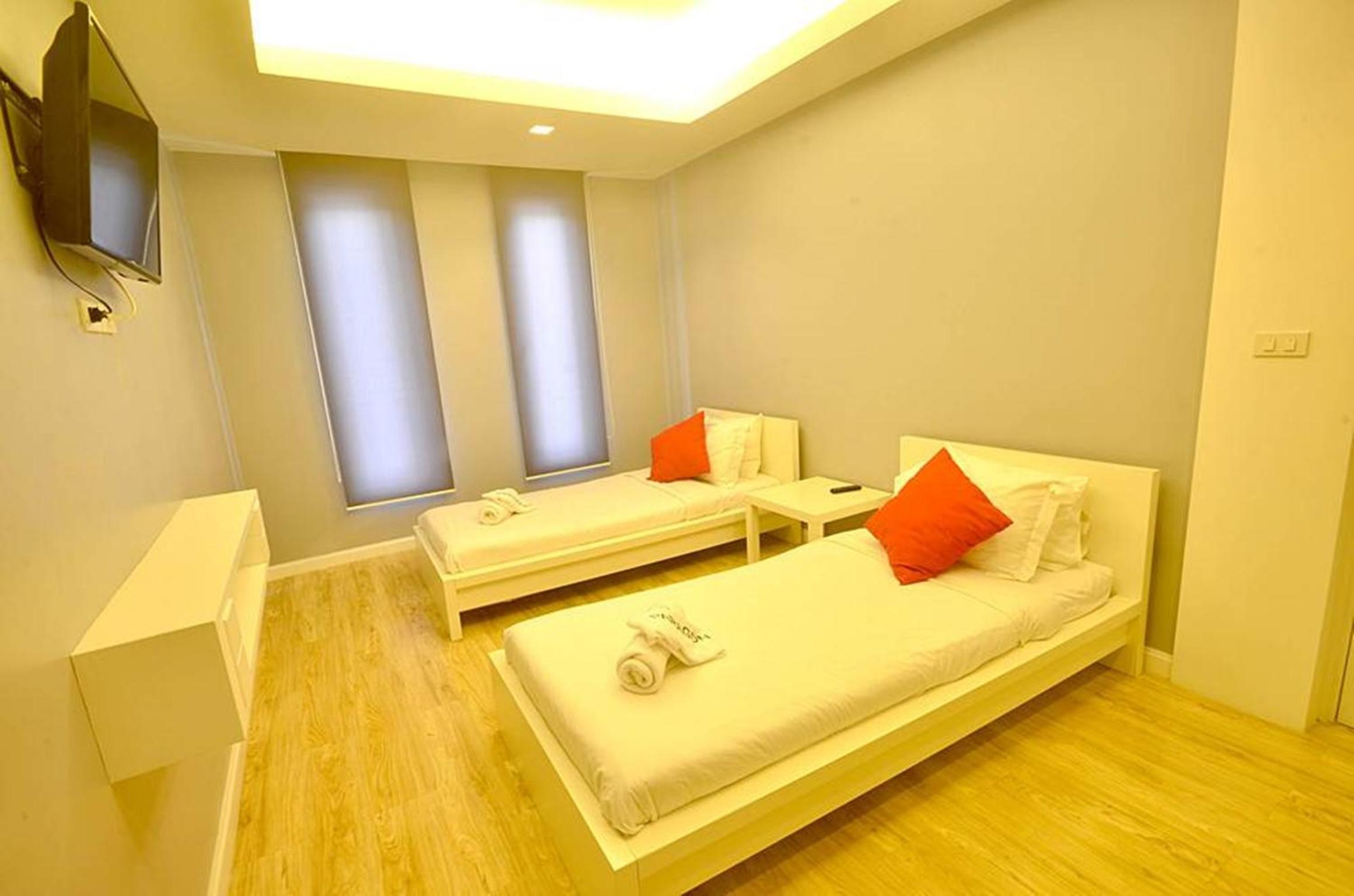 Family Room - Photo 15