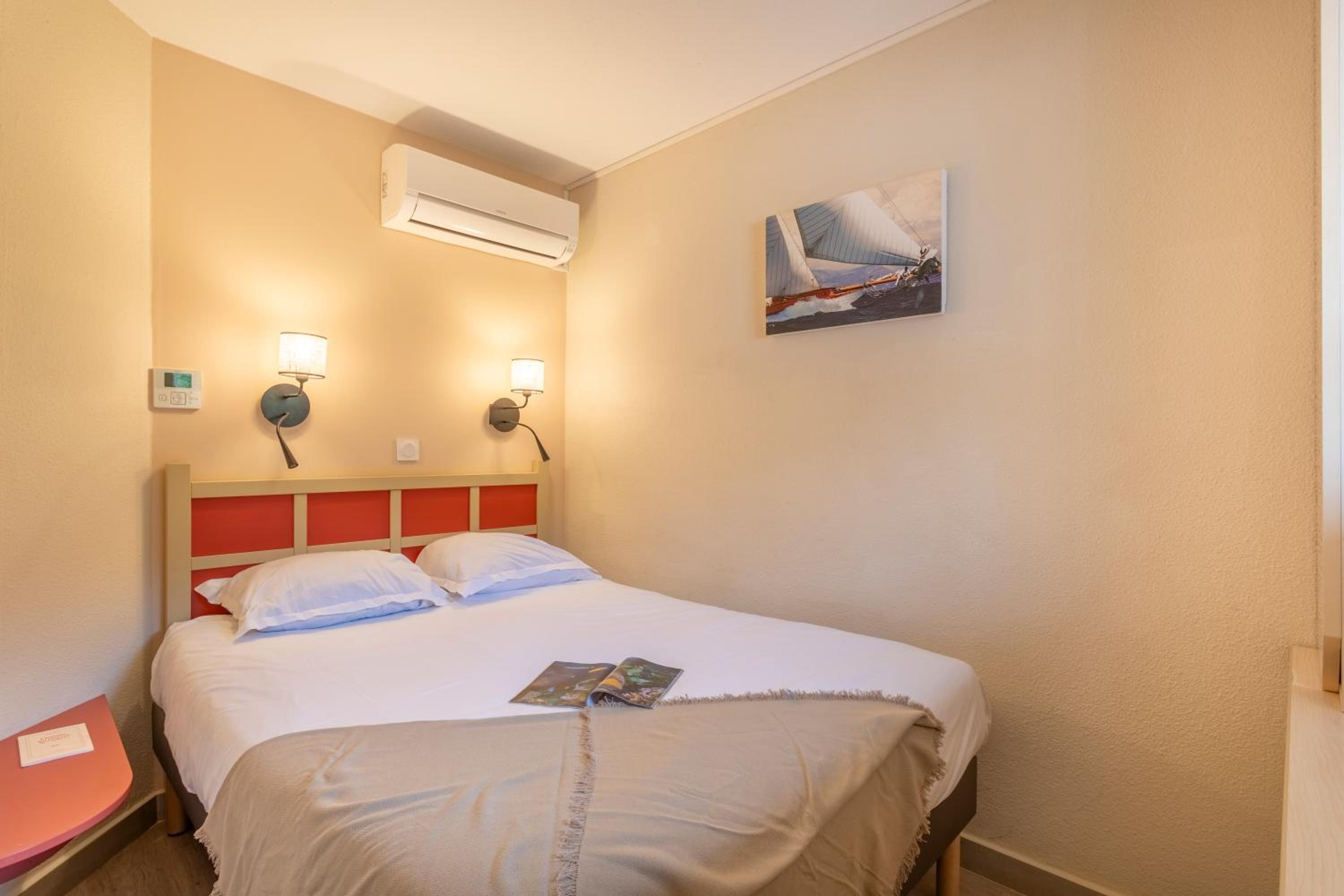One-Bedroom Apartment with Air conditioning and Terrasse or Balcony - Sea View (4 people) - South Side - Photo 9