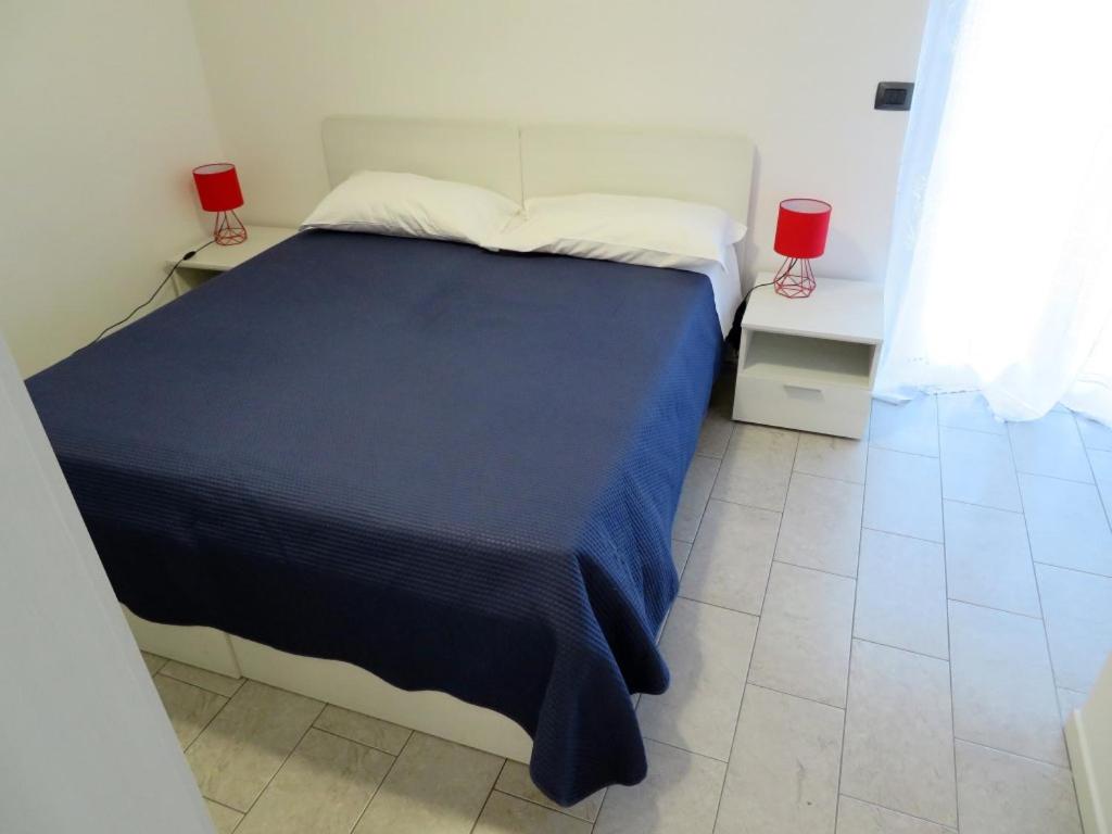 One-Bedroom Apartment - Photo 1