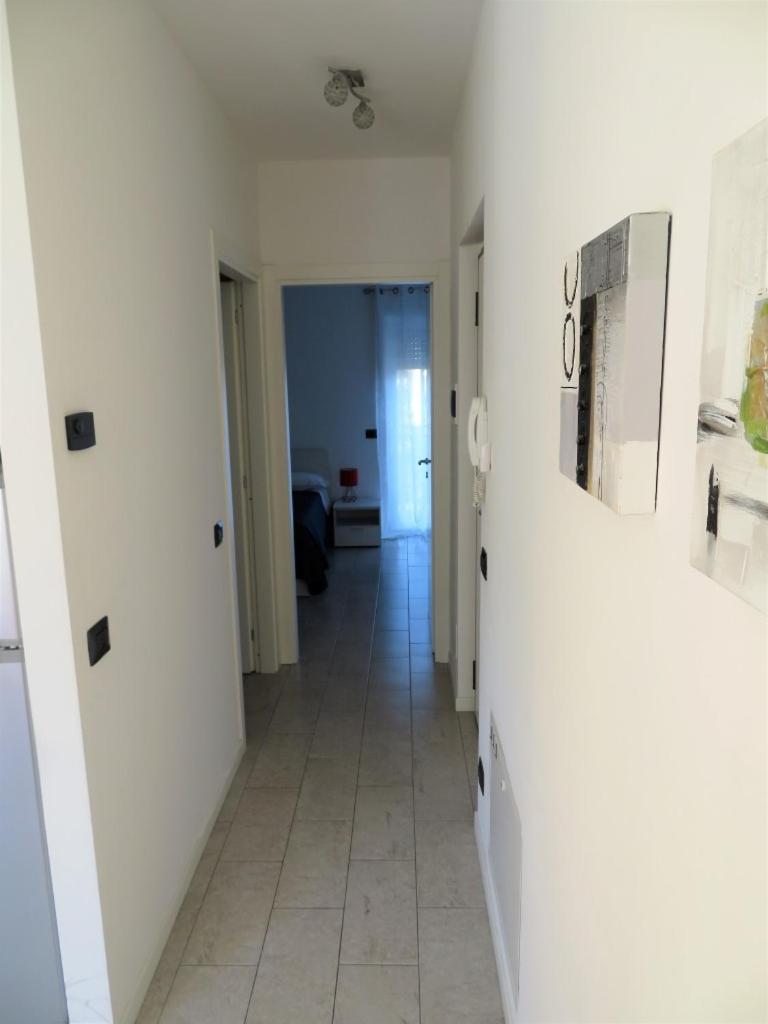 One-Bedroom Apartment - Photo 9