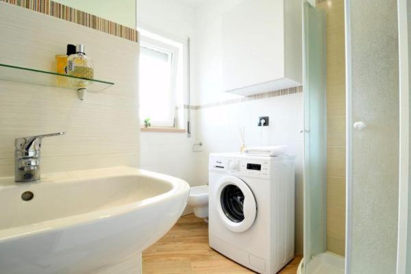 One-Bedroom Apartment - Photo 11