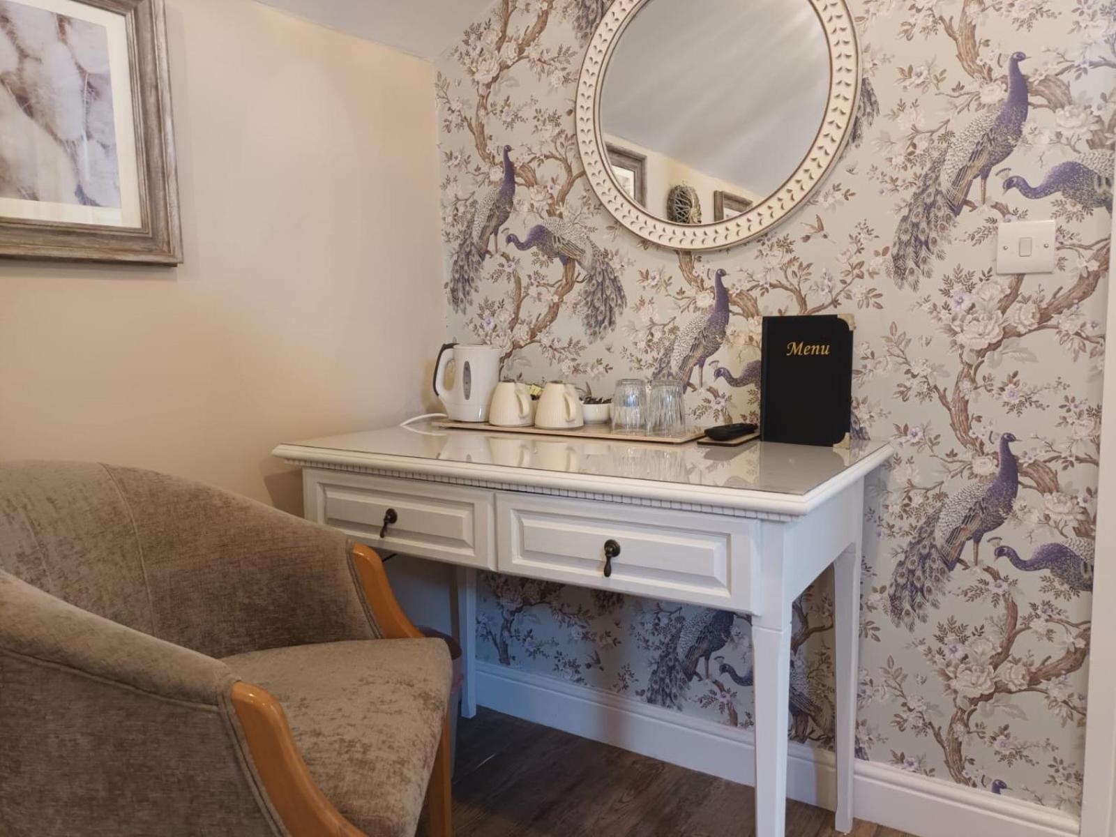 Standard Queen Room photo 2