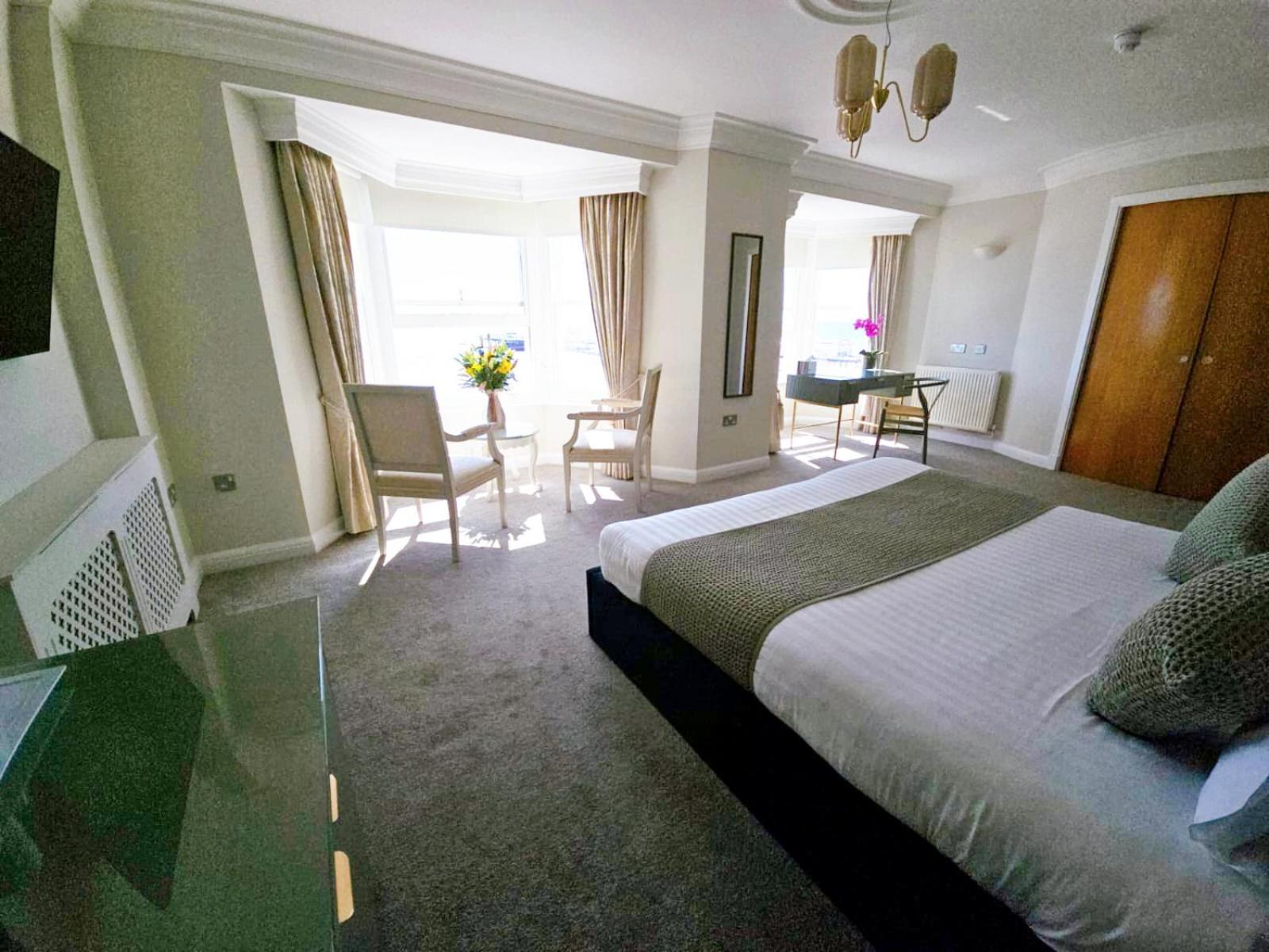 Superior King Room with Sea View photo 2