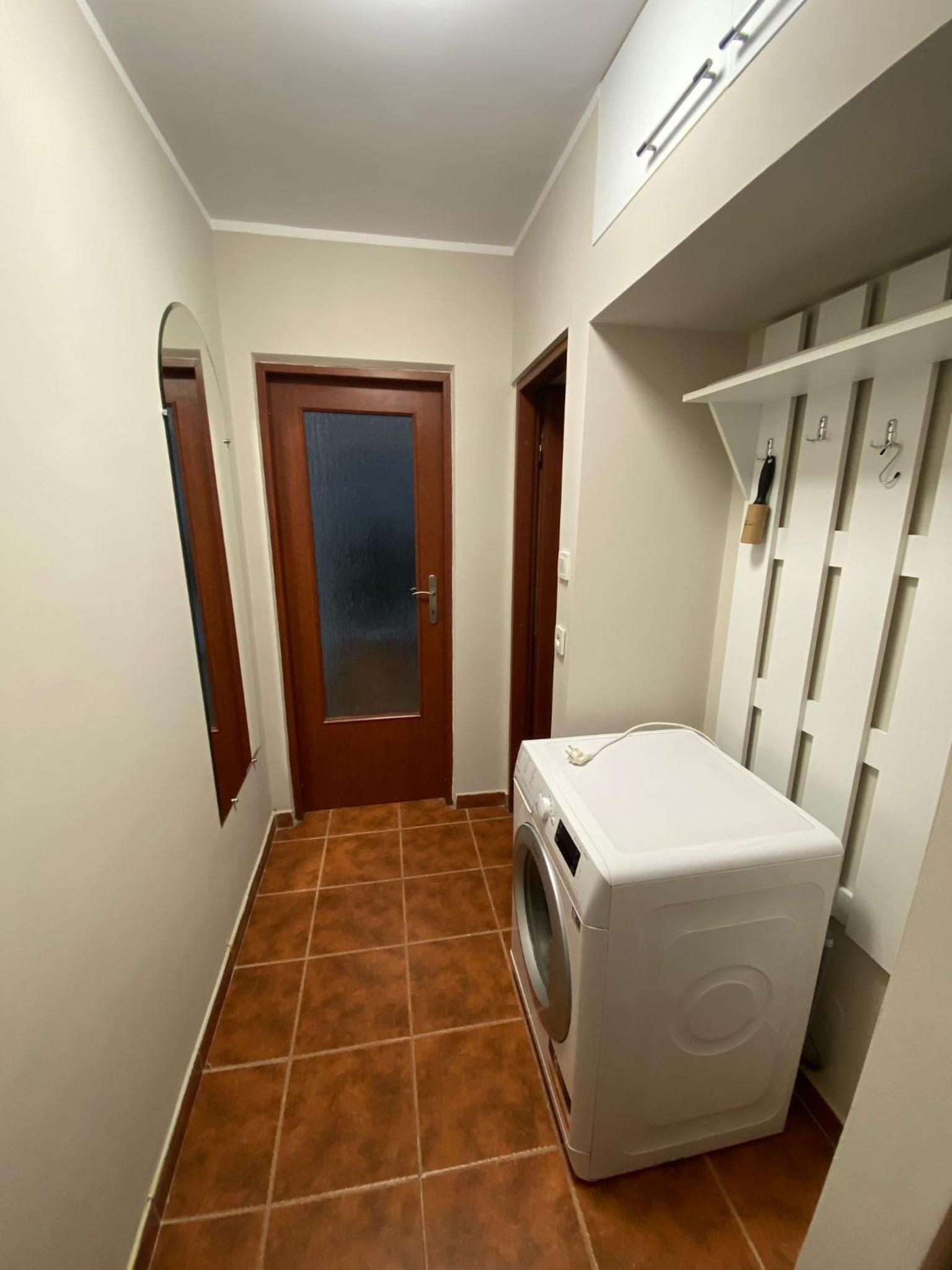 One-Bedroom Apartment photo 3