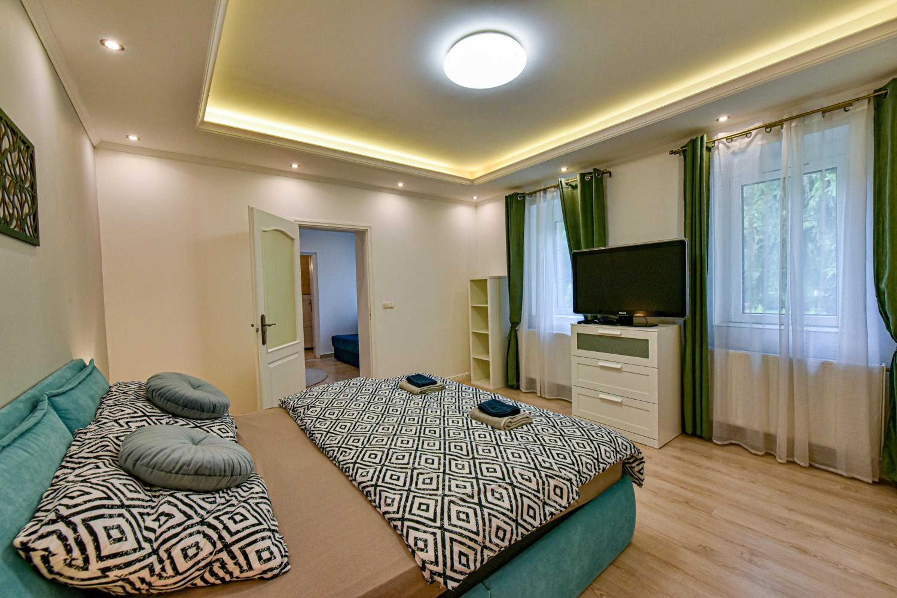 Deluxe Two-Bedroom Apartment with Garden View photo 1