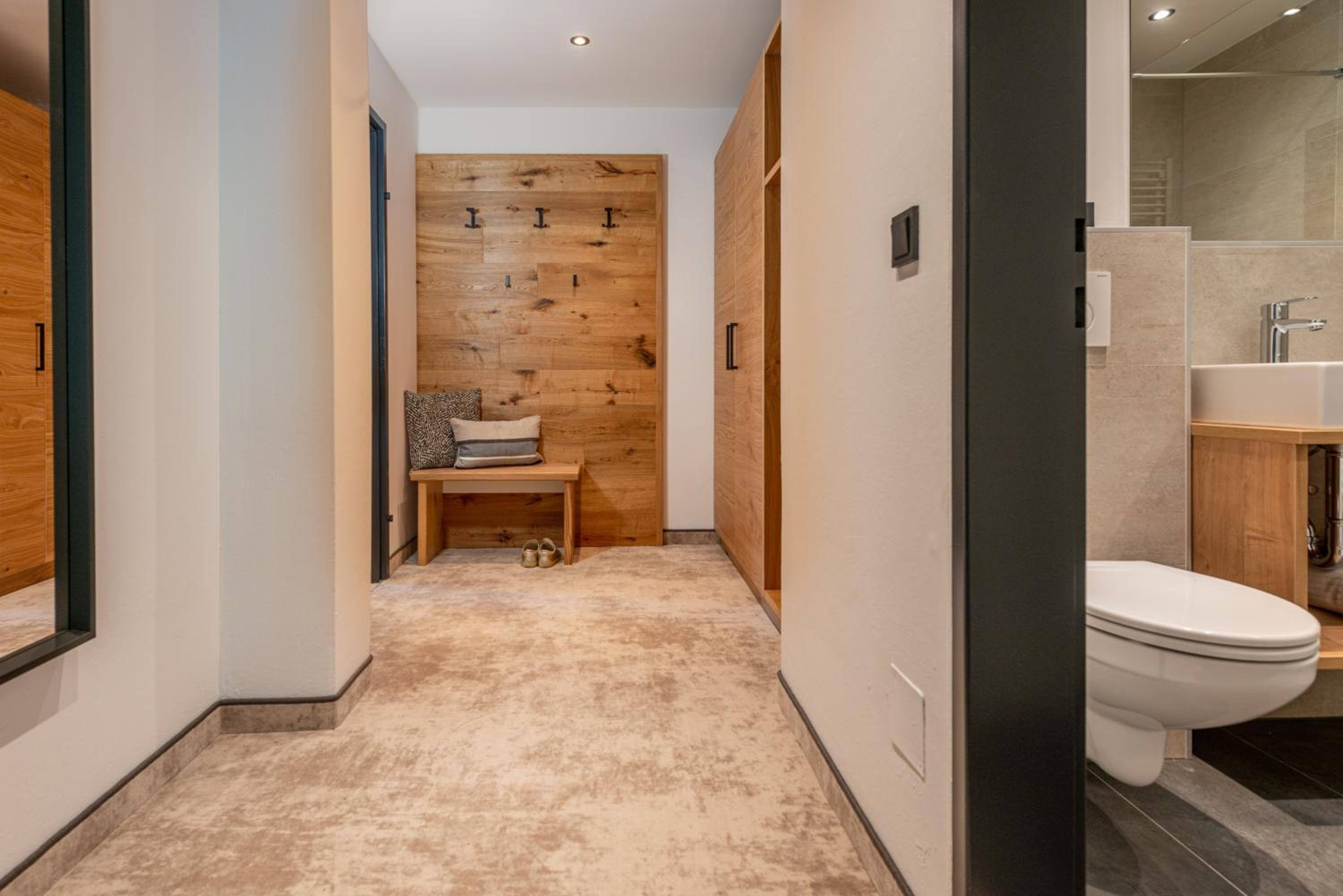 Superior Double Room with Balcony and City View - Photo 14