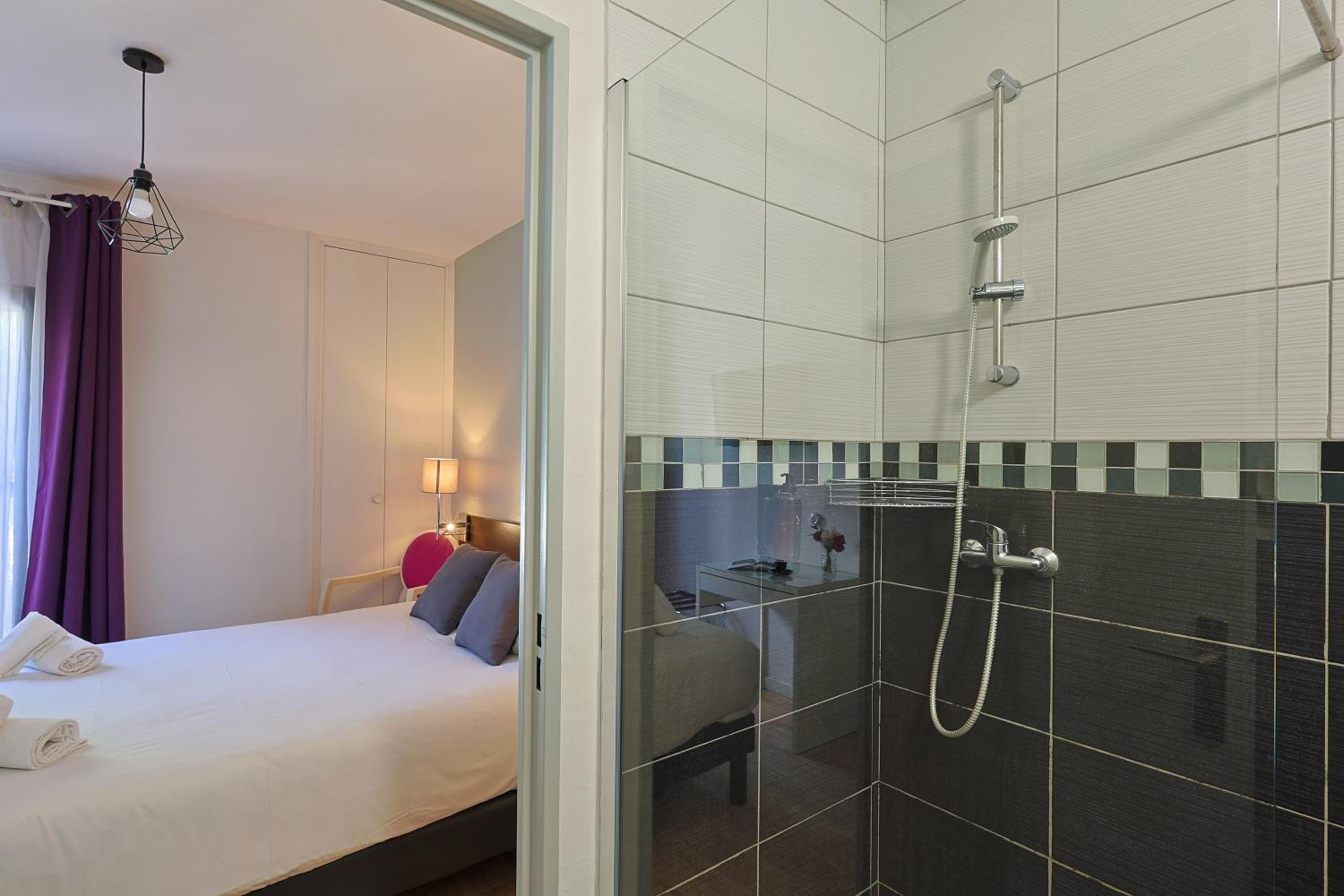 Triple Room with Pool View photo 3