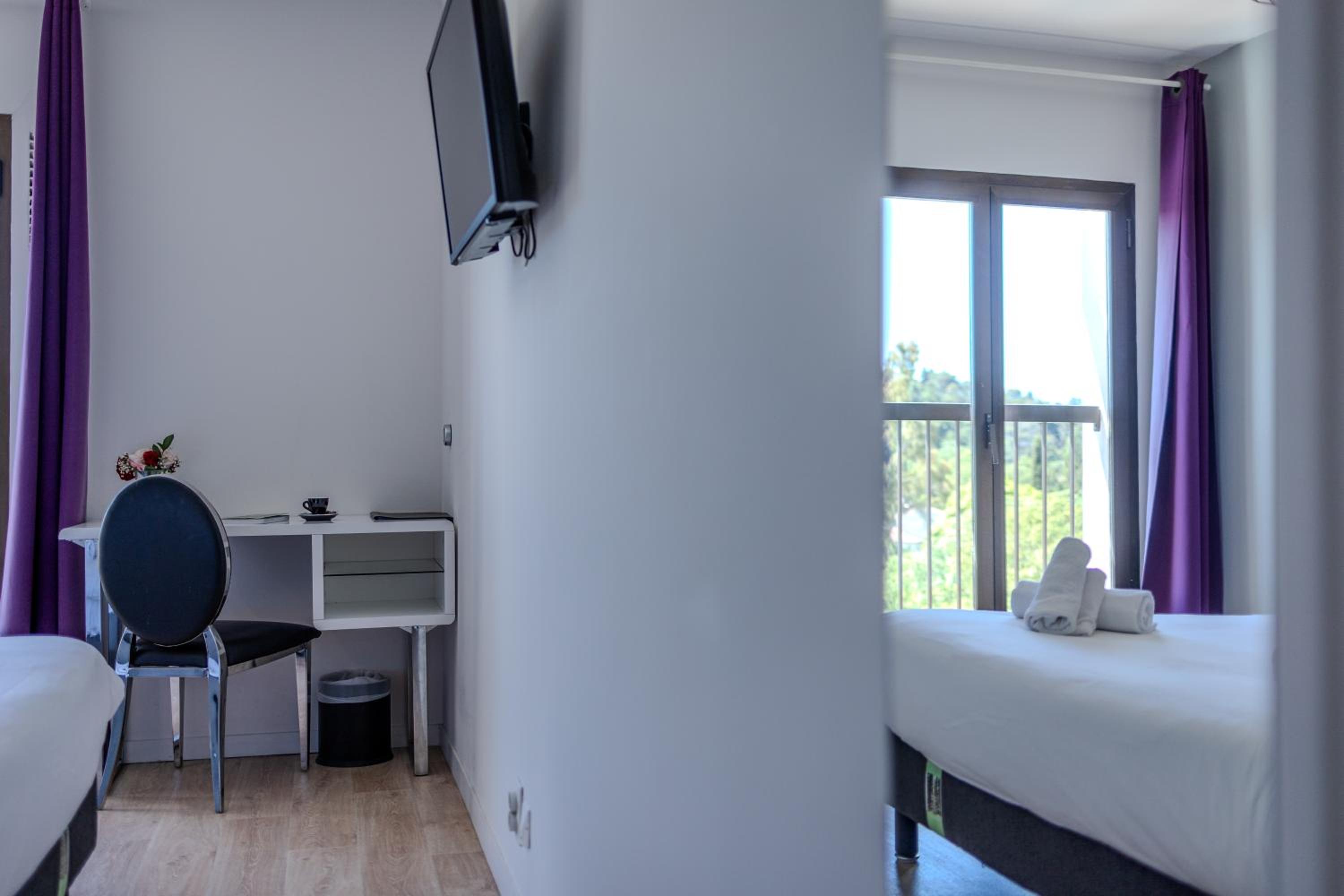 Superior Double Room with Pool View photo 3