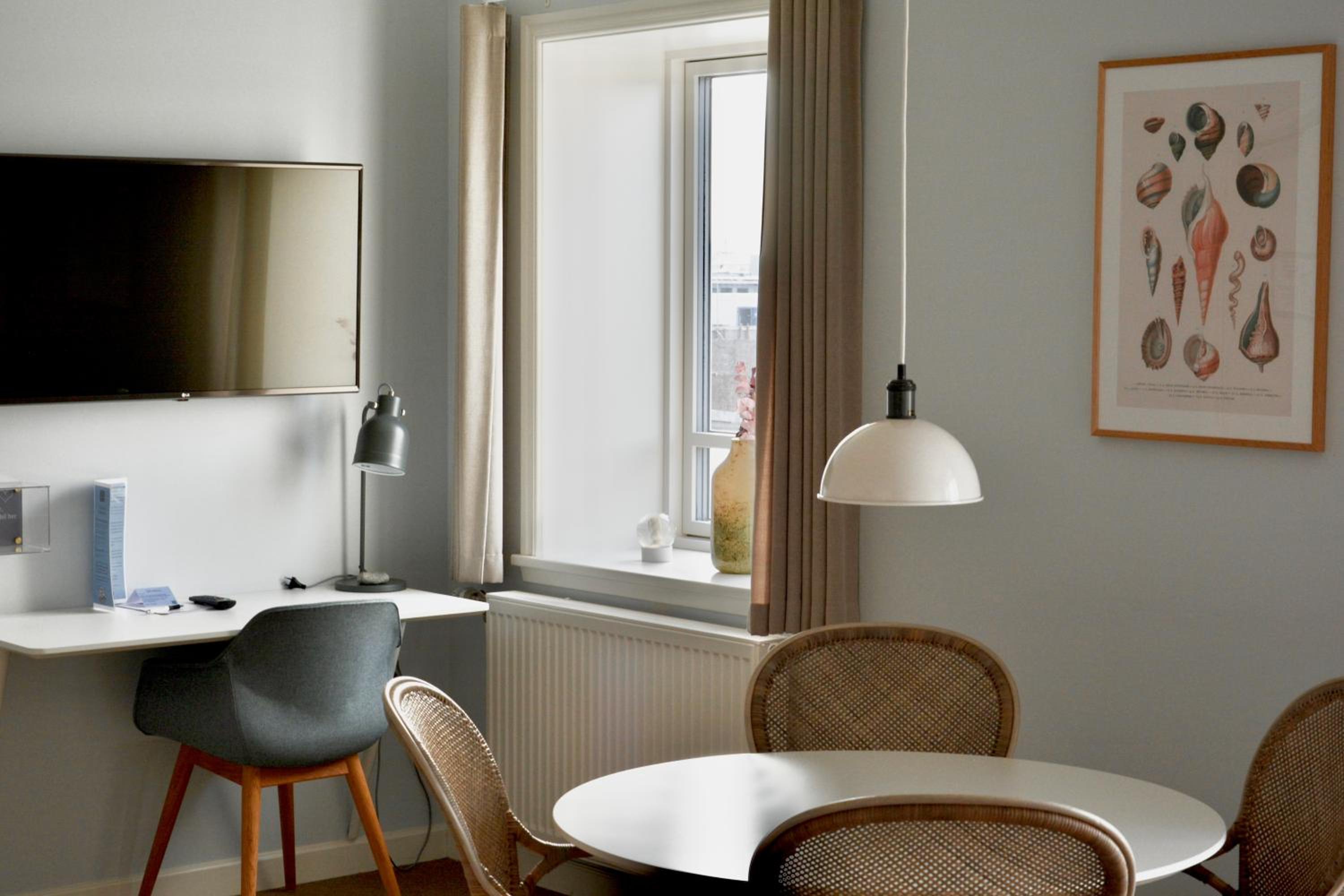 Two-Bedroom Apartment - Photo 27