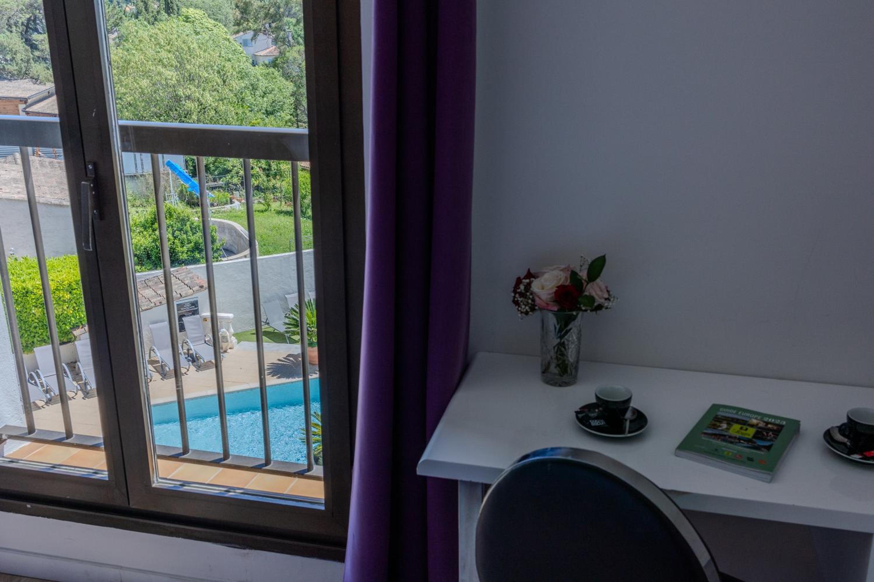 Superior Double Room with Pool View photo 2