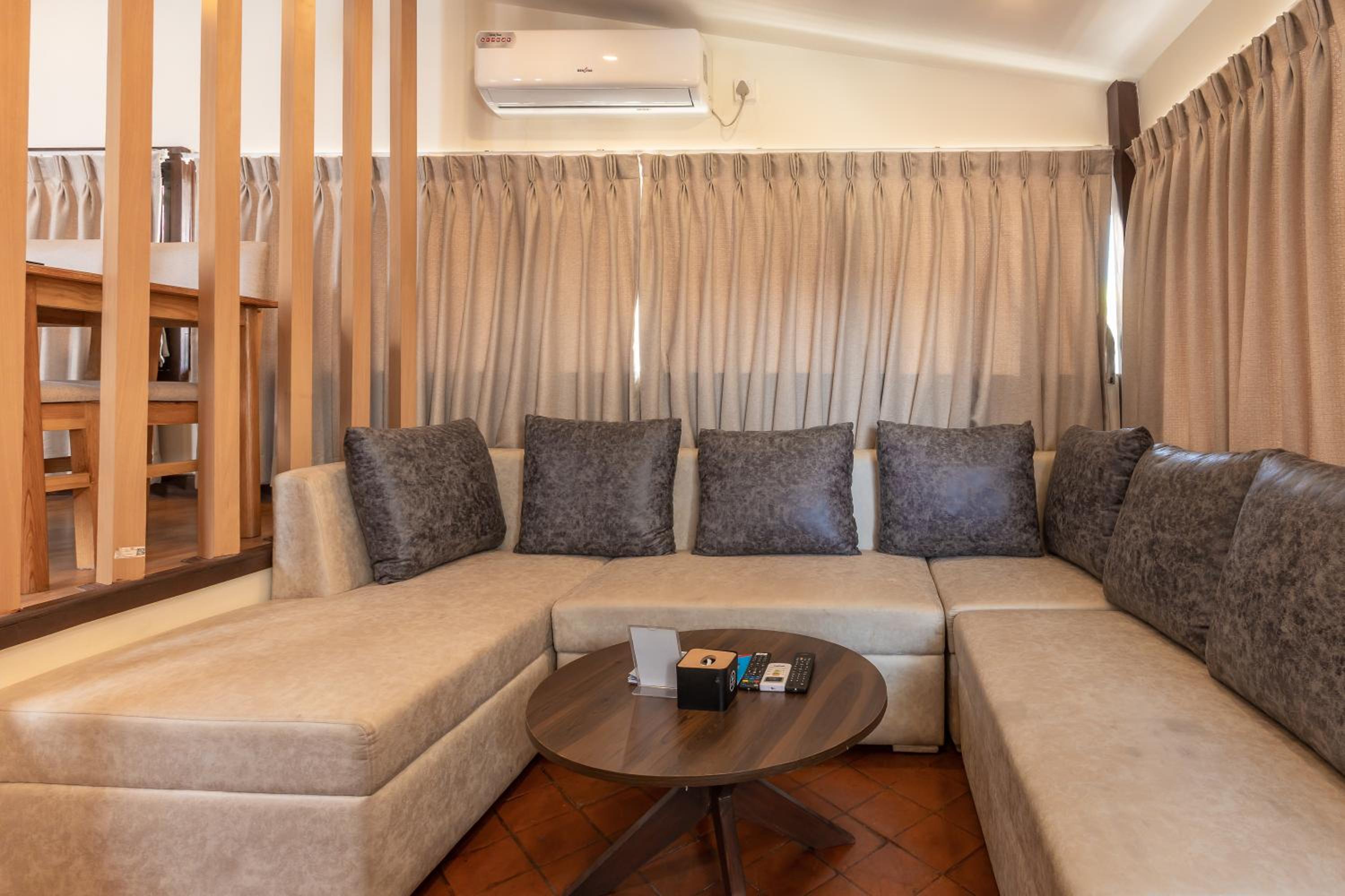 Two-Bedroom Apartment - Photo 2