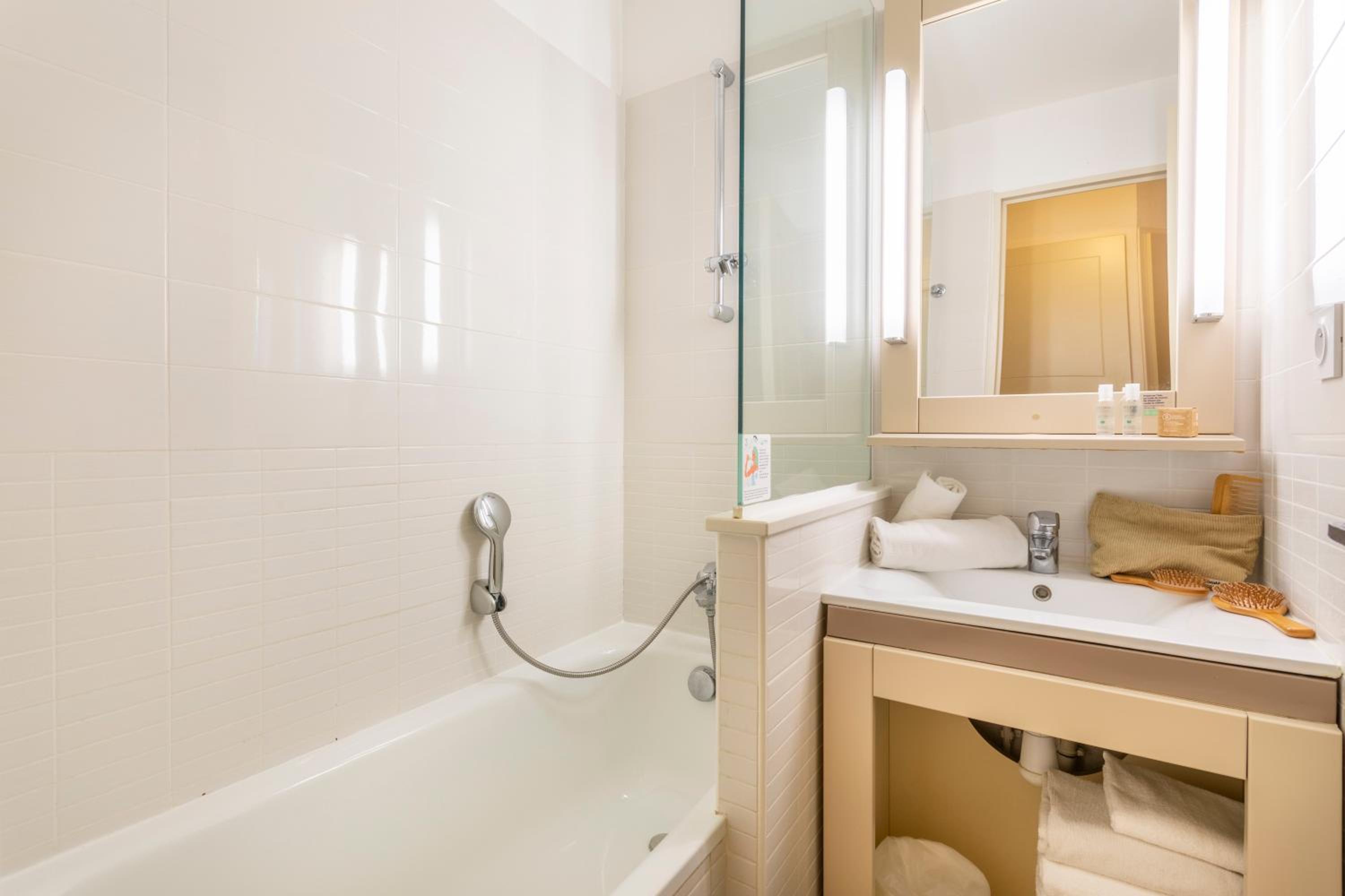 Studio with Sleeping Alcove, Air conditioning and Terrasse or Balcony (4 people) - Photo 4