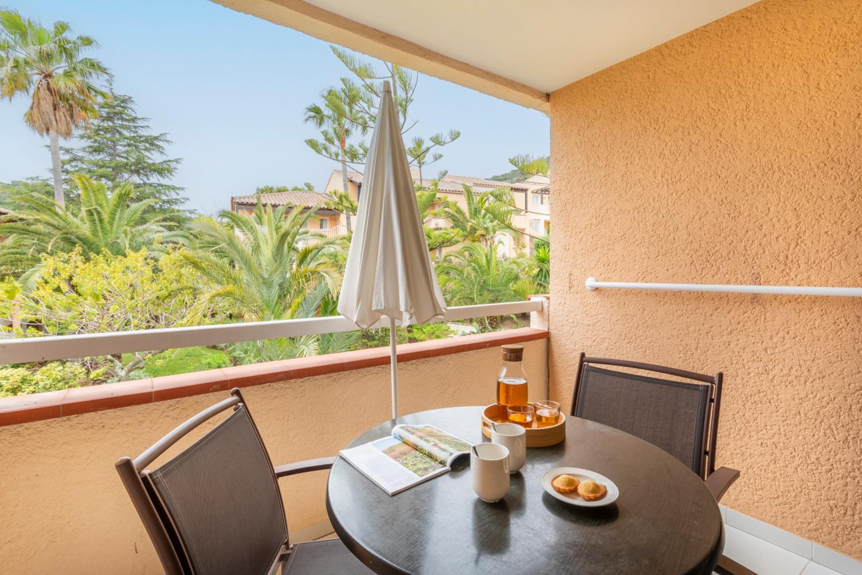 Studio with Sleeping Alcove, Air conditioning and Terrasse or Balcony (4 people) - Photo 2