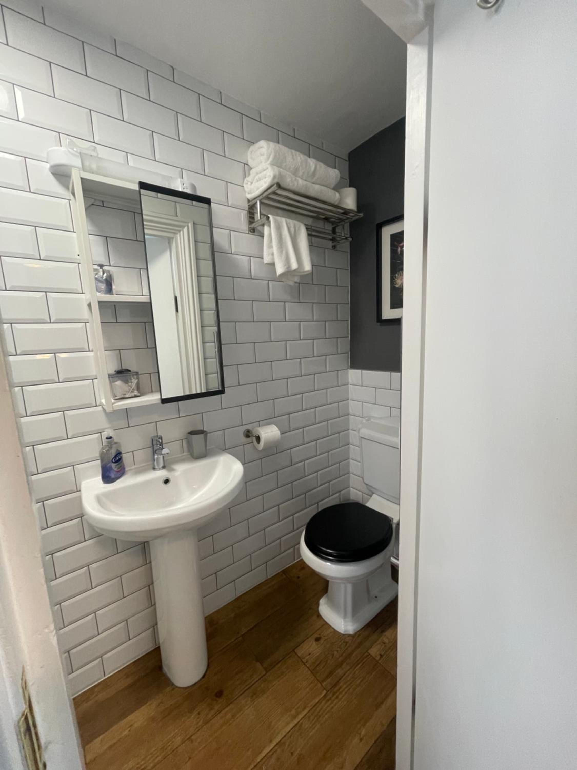 Deluxe Junior Suite photo 3