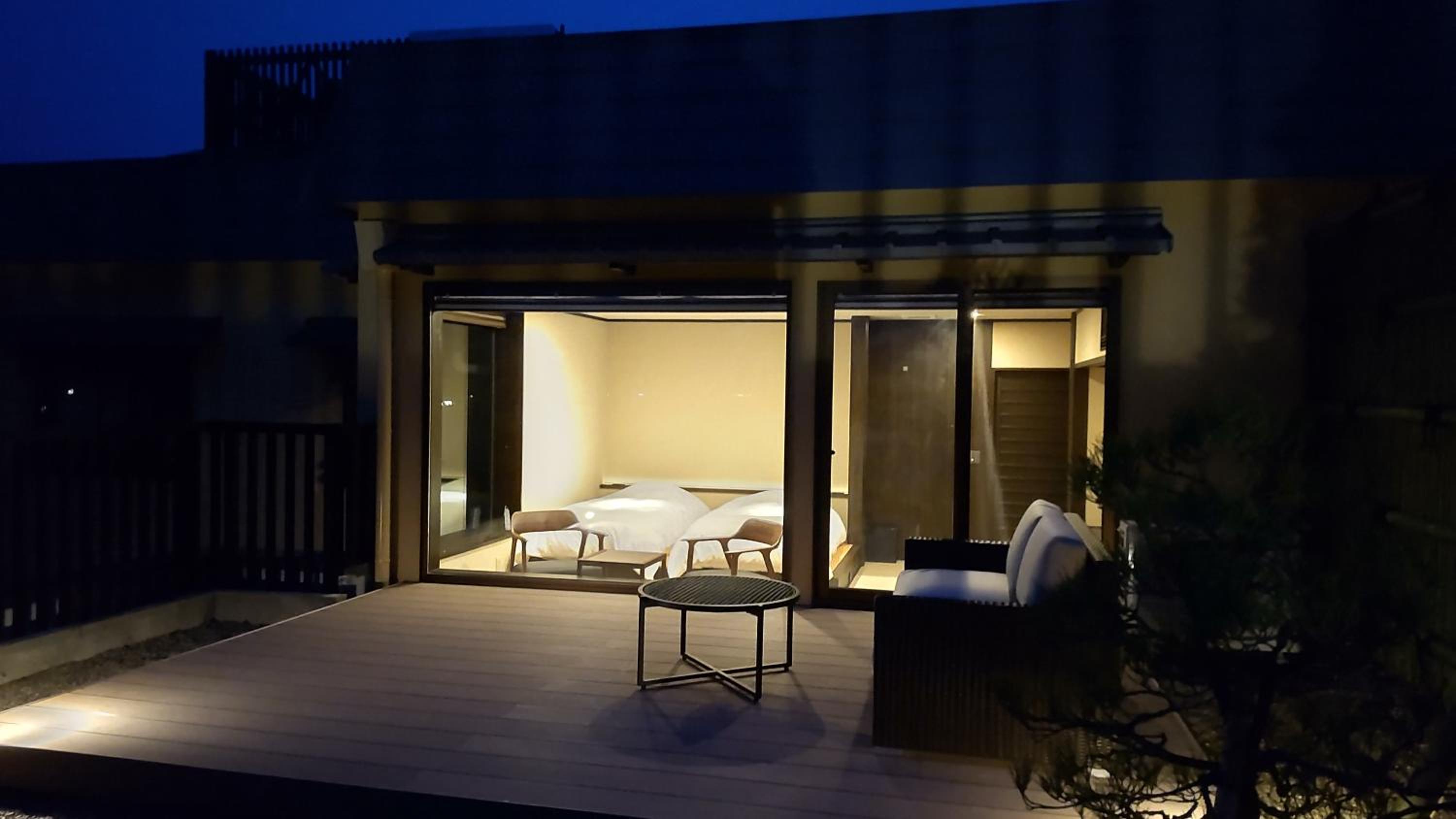 Deluxe Twin Room with Sea View photo 3