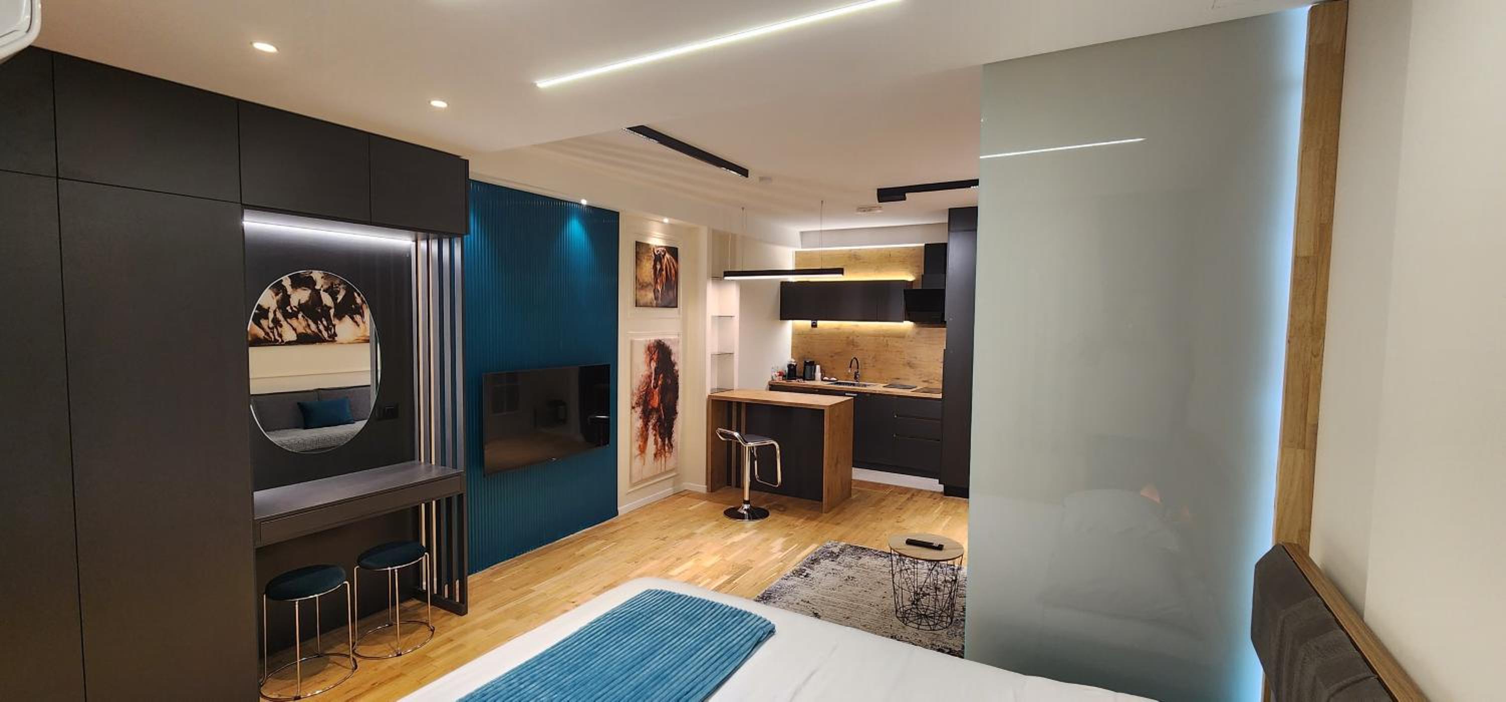 Deluxe King Studio