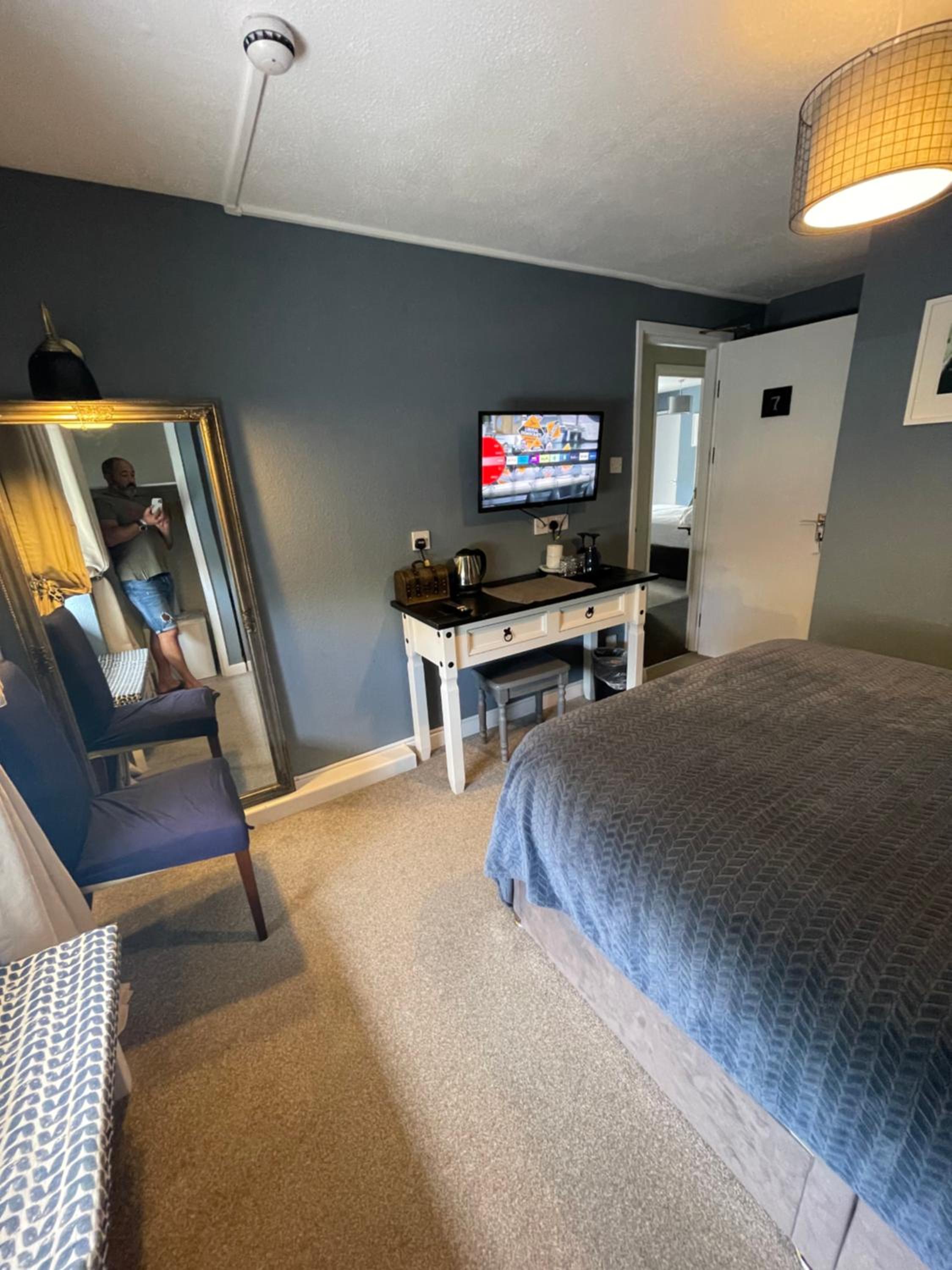Double Room with Private Bathroom photo 3