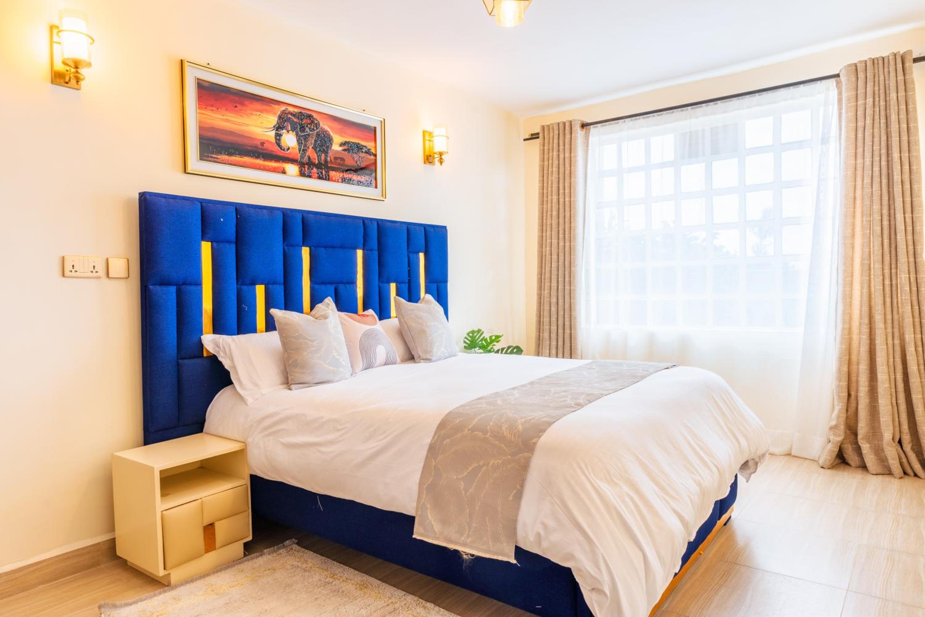 Four-Bedroom House photo 3
