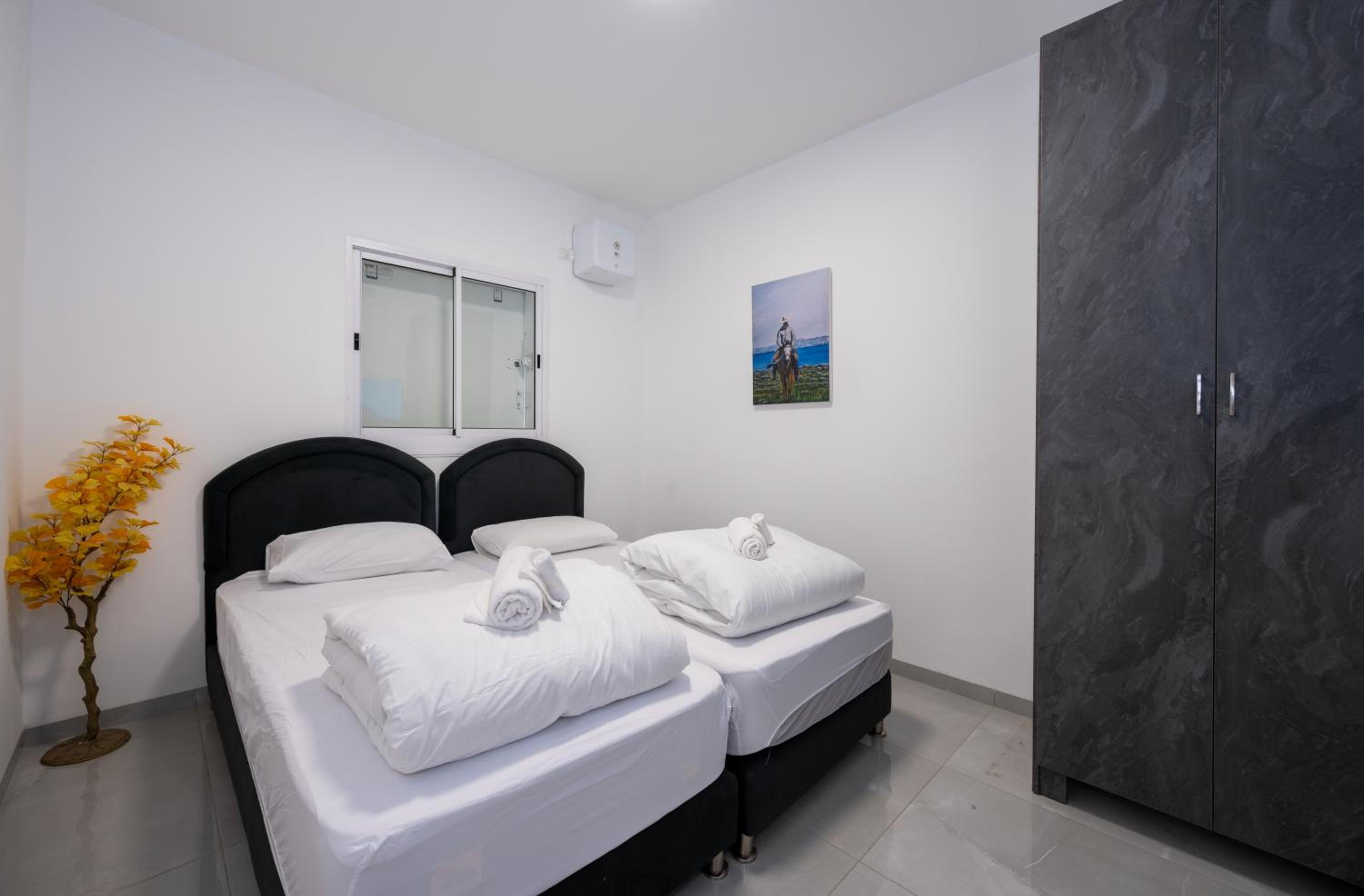 Three-Bedroom Apartment With Sea View photo 1