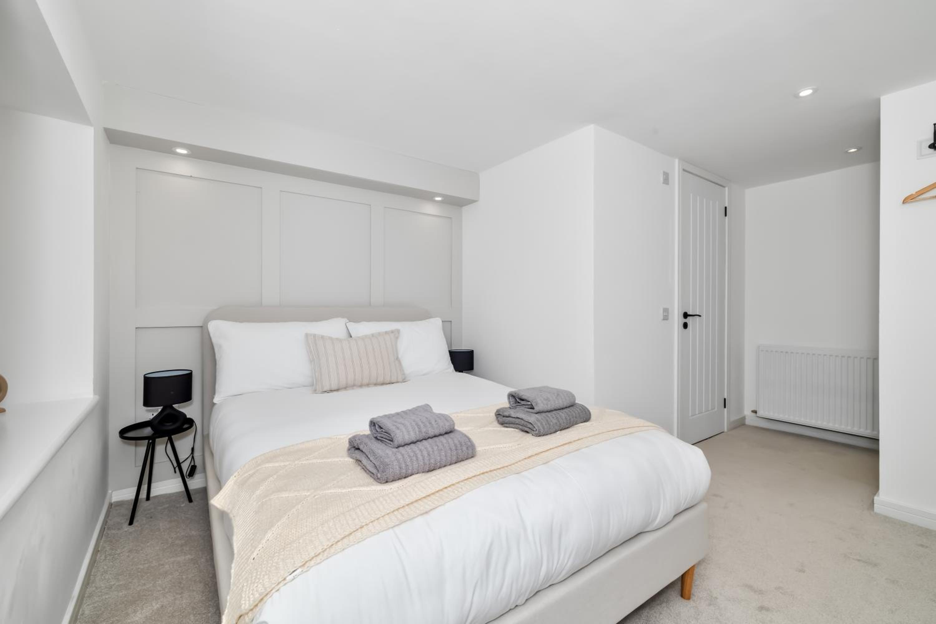 Three-Bedroom Apartment photo 1