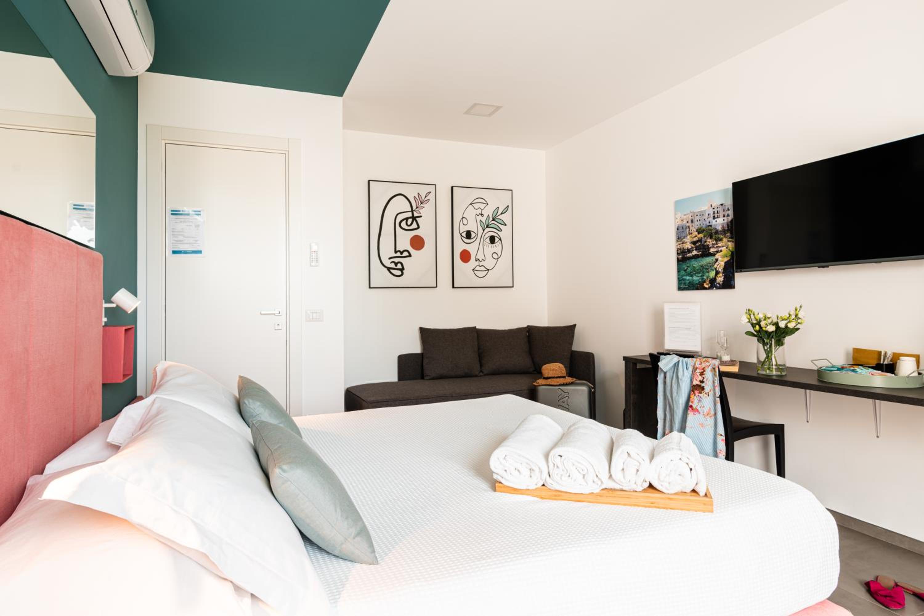 Double or Twin Room with Sea View