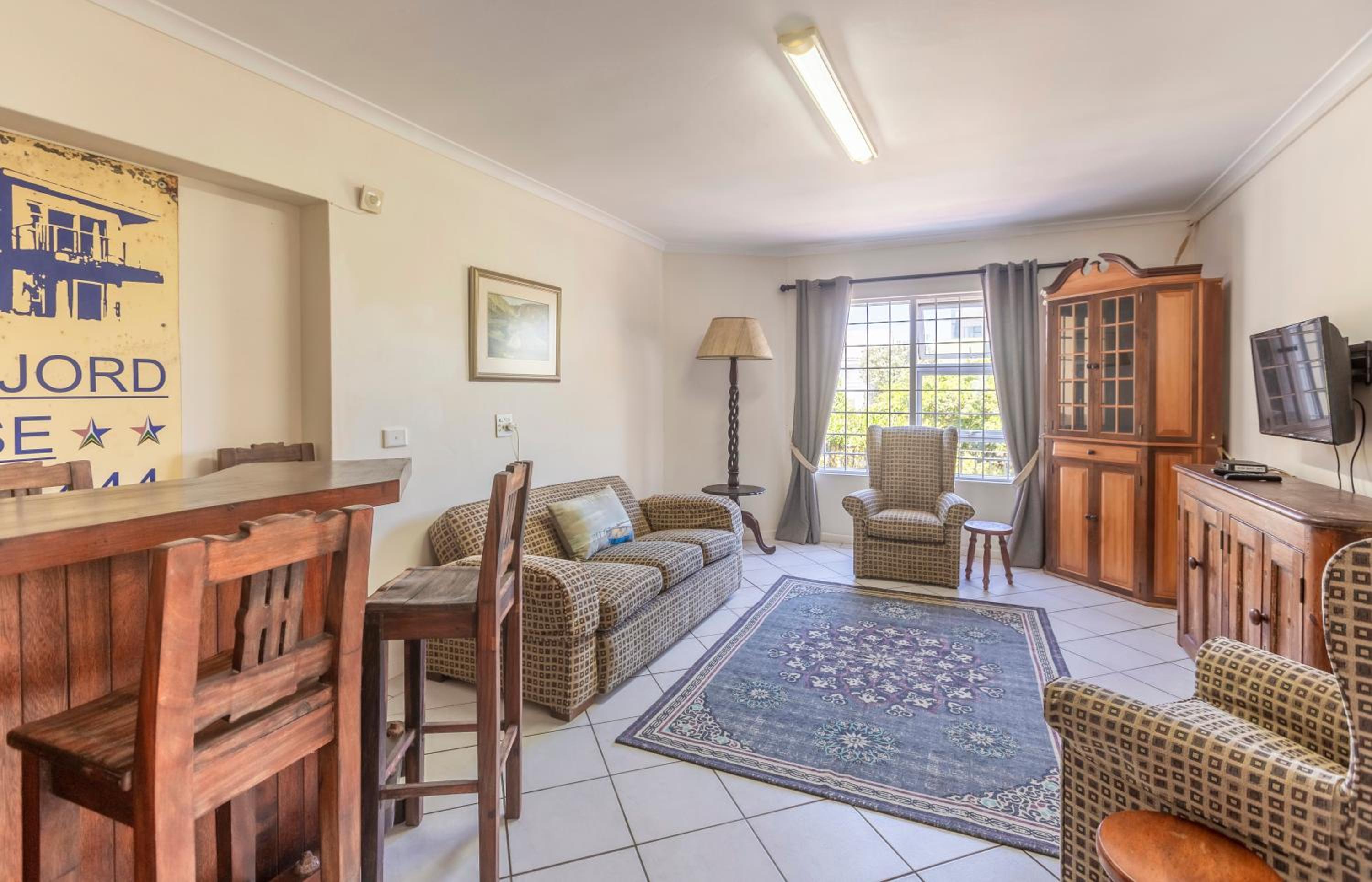 Four-Bedroom House photo 1