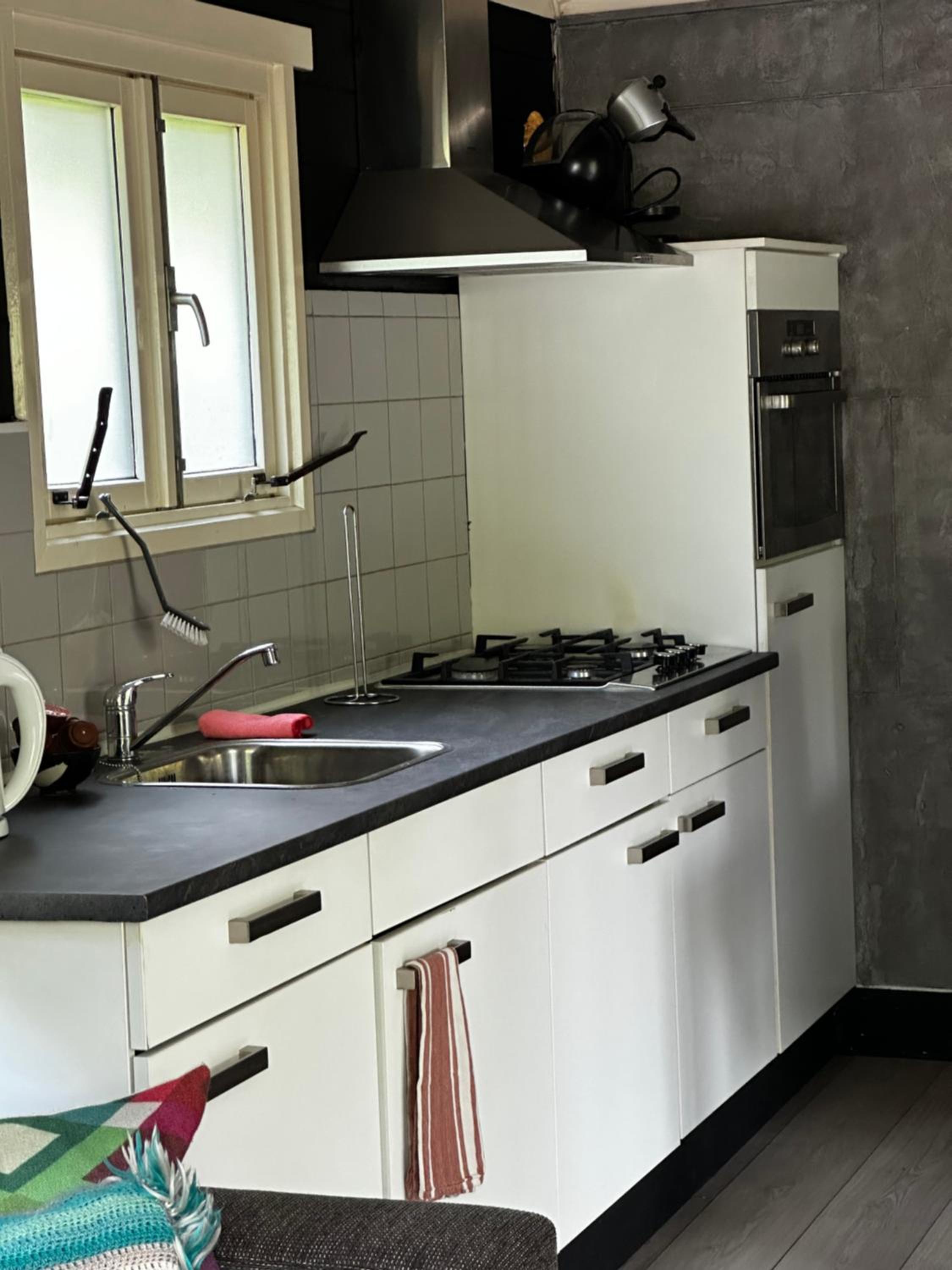 One-Bedroom House photo 3
