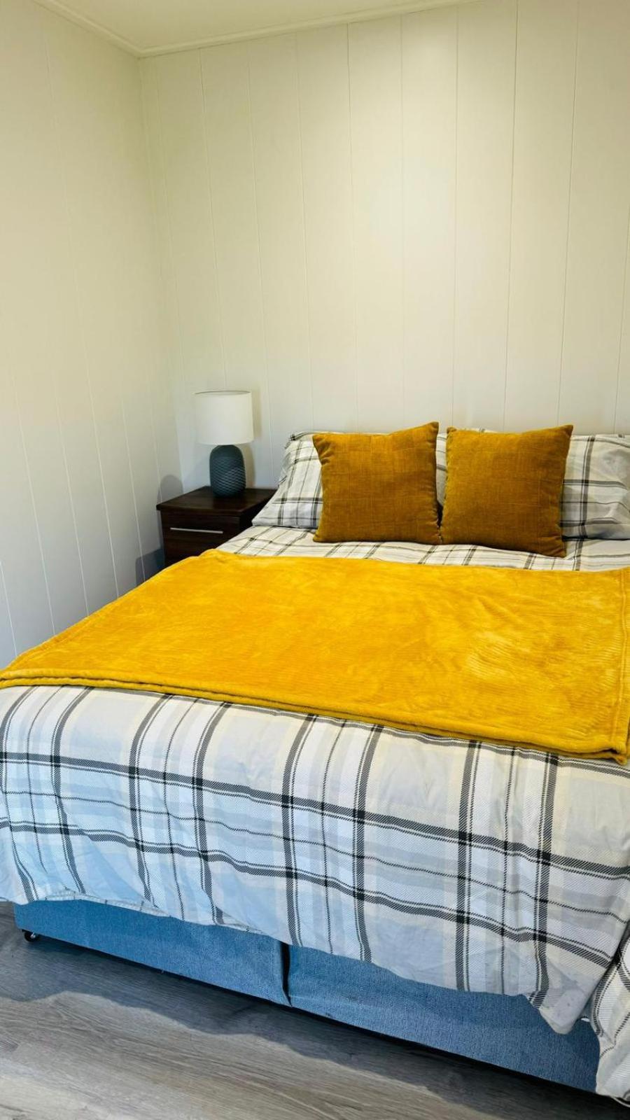 Two-Bedroom House - Photo 1