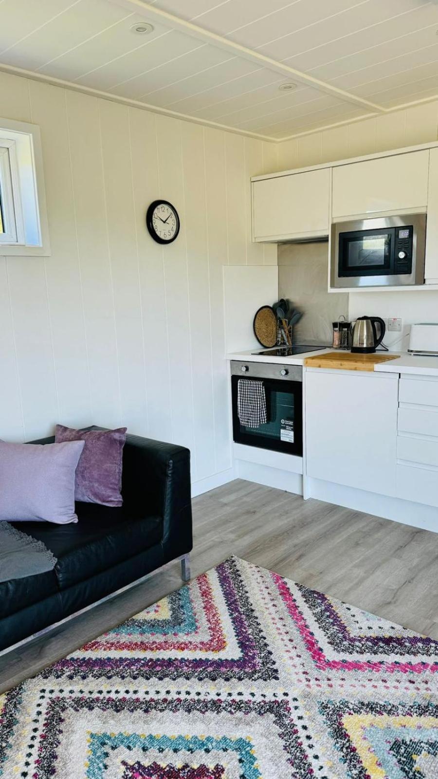 Two-Bedroom House - Photo 6