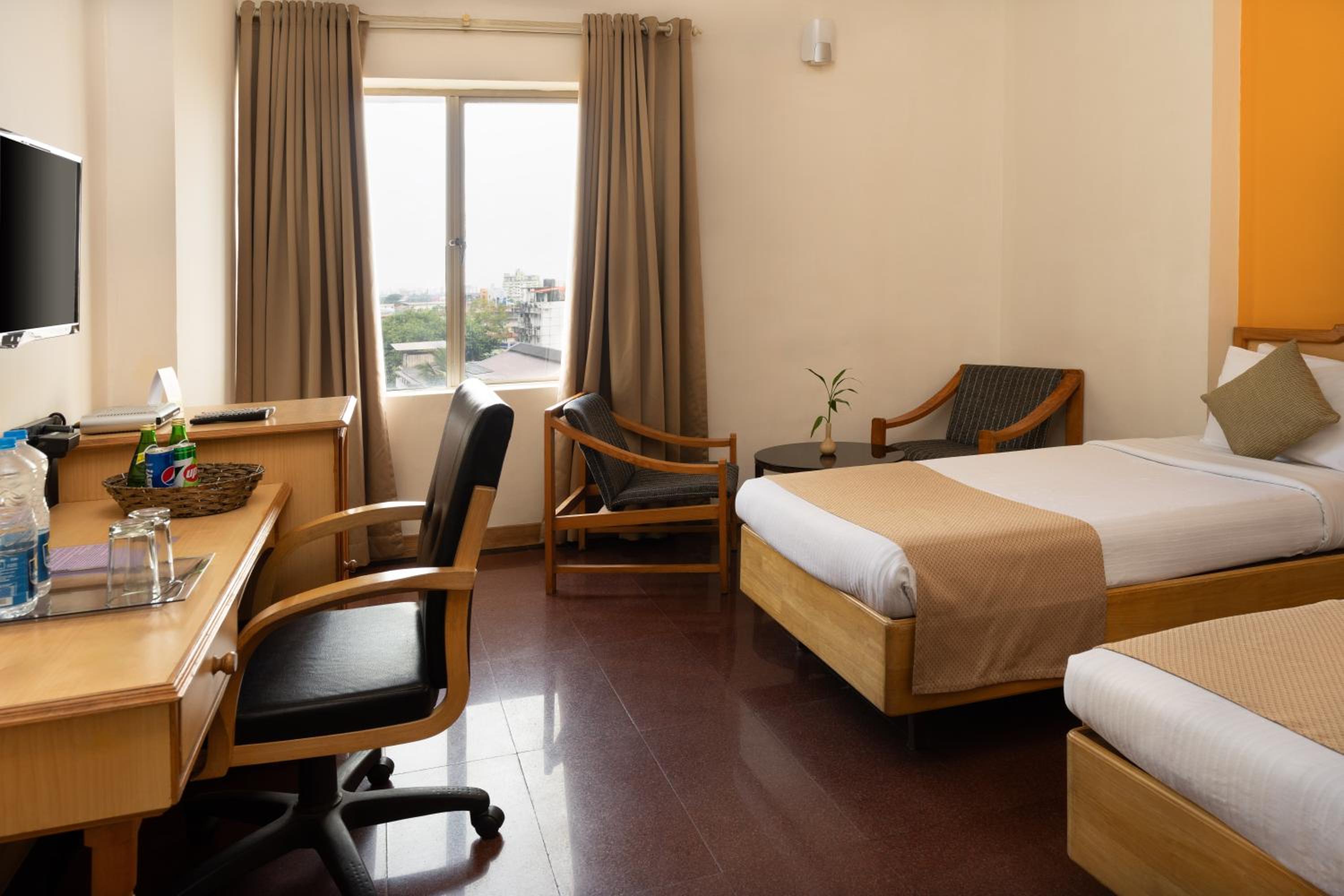 Standard Twin Room - Photo 1