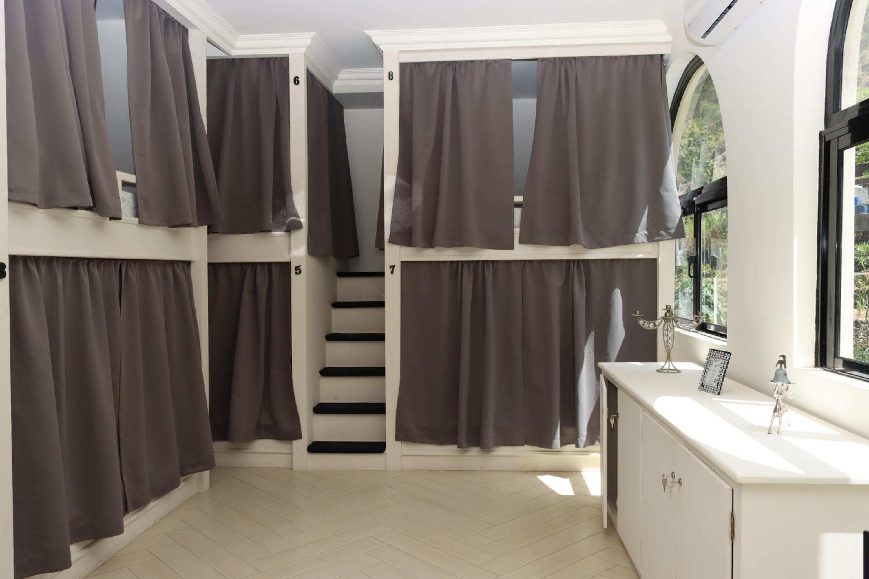 Bunk Bed in Mixed Dormitory Room