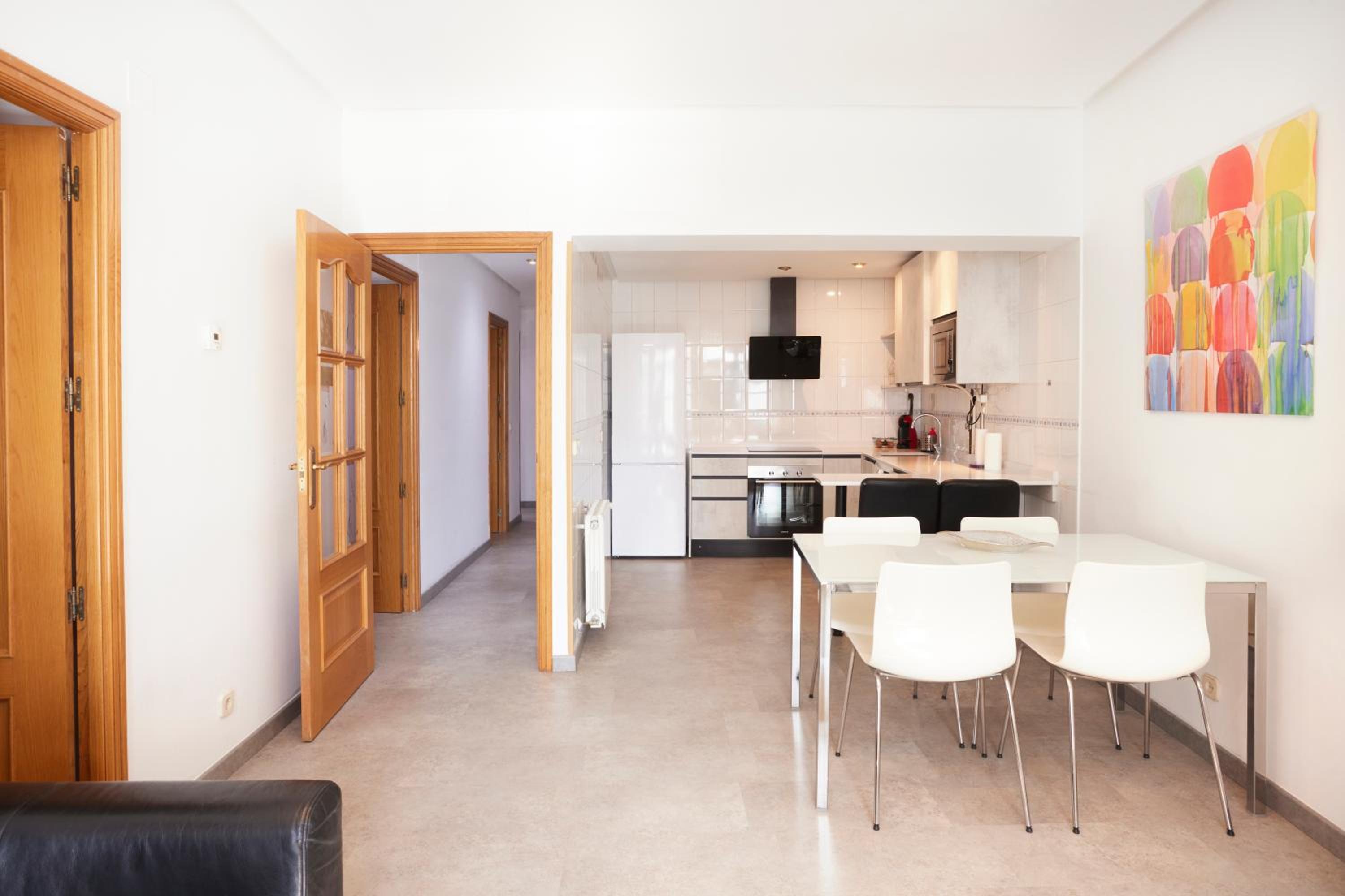 Apartment photo 2