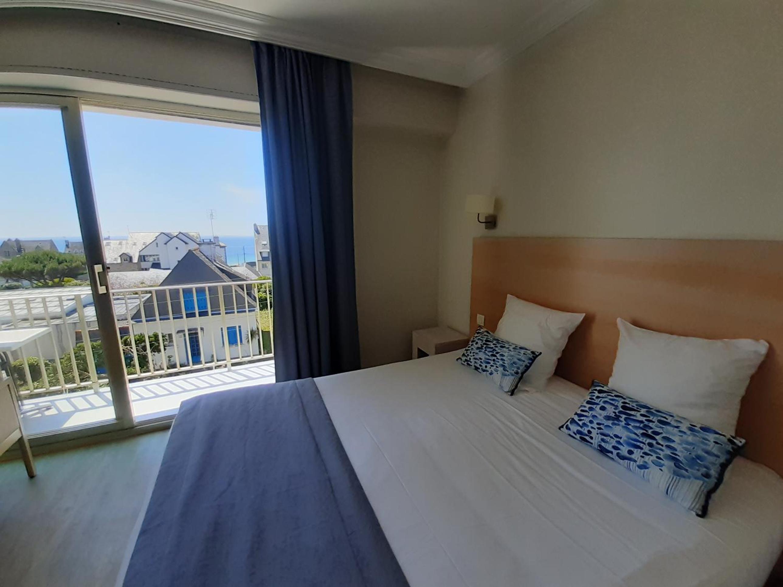 Comfort Triple Room with Sea View photo 3