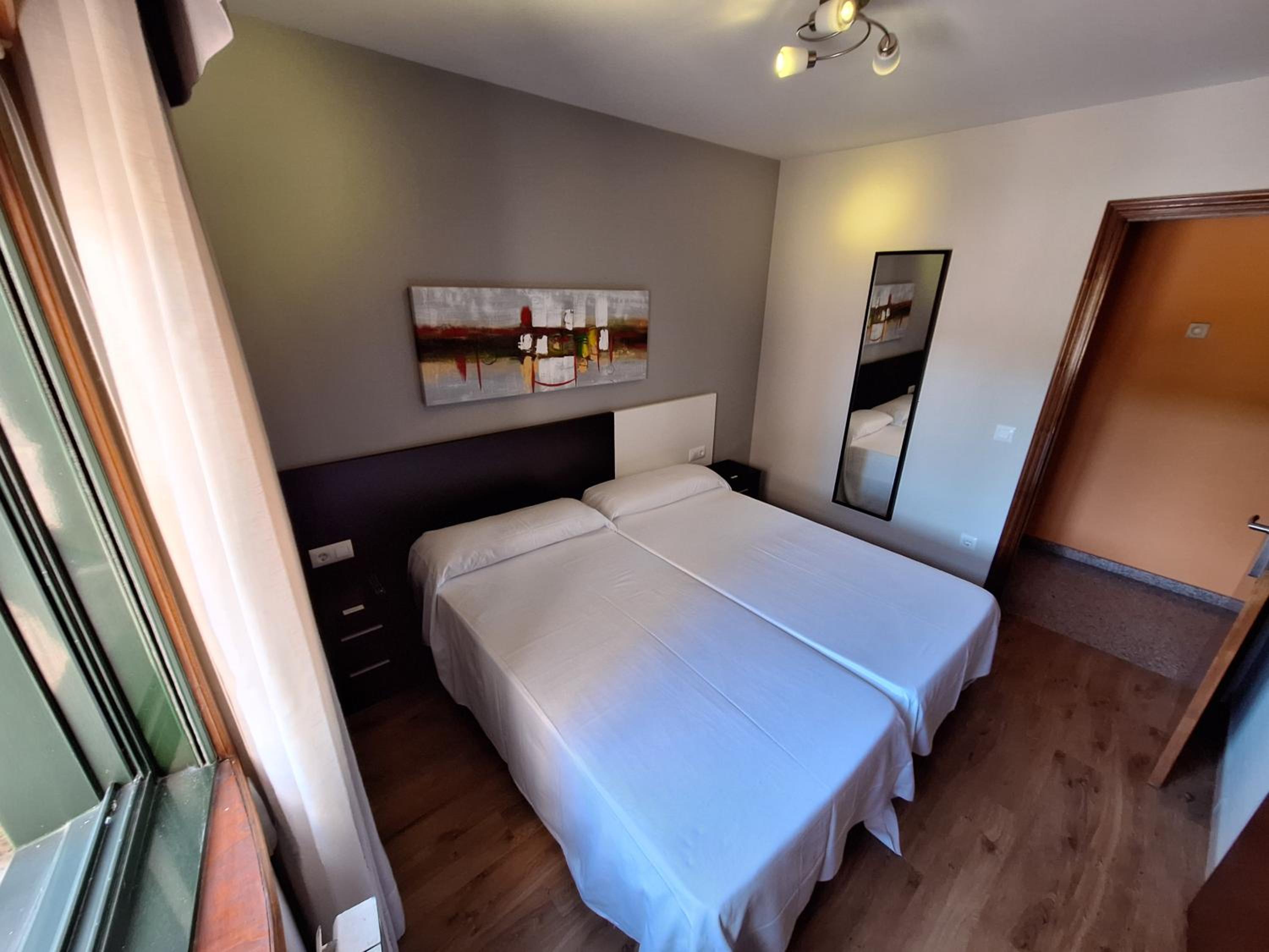 Budget Twin Room photo 3