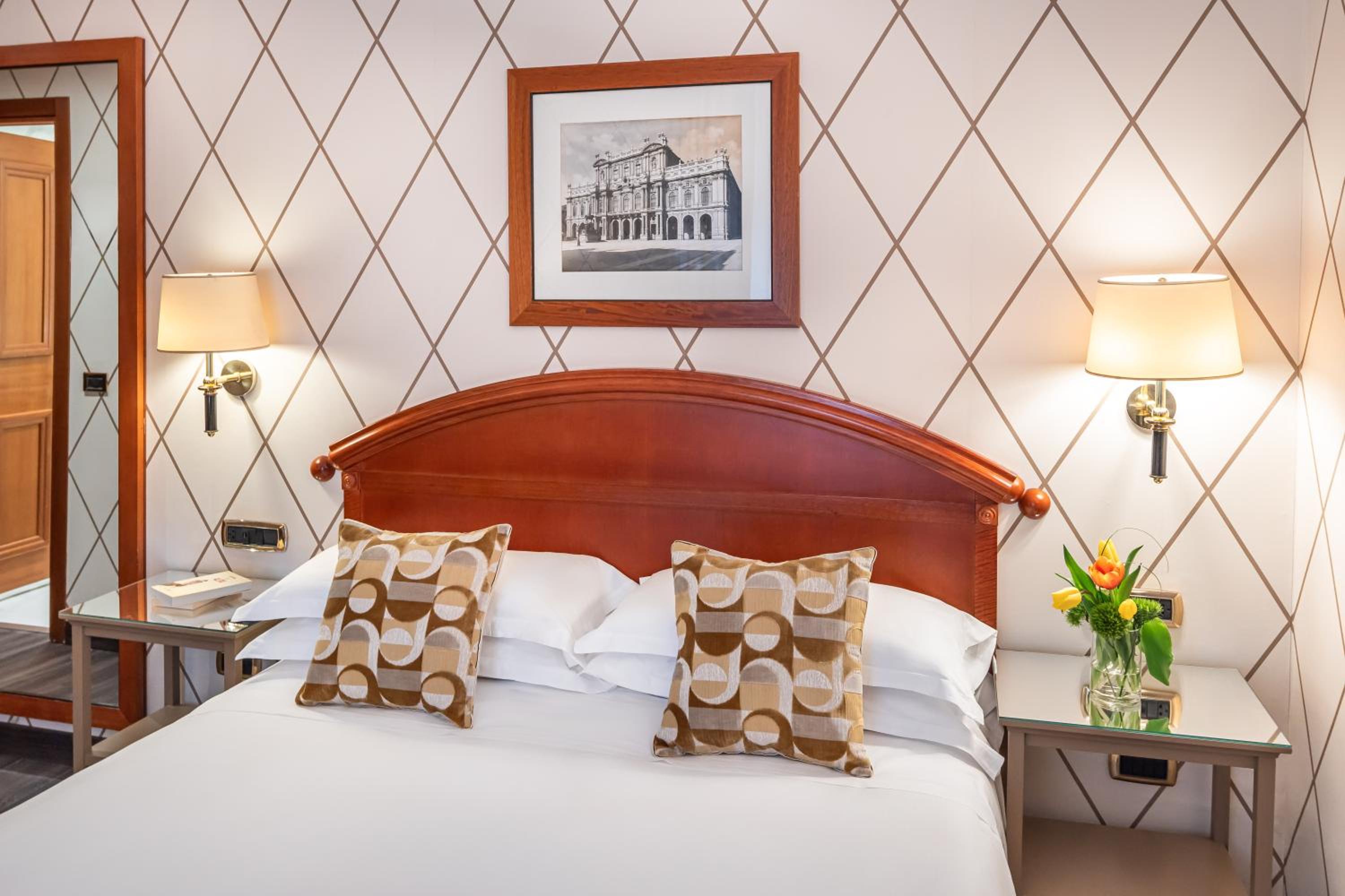 Classic Double or Twin Room - Photo 2